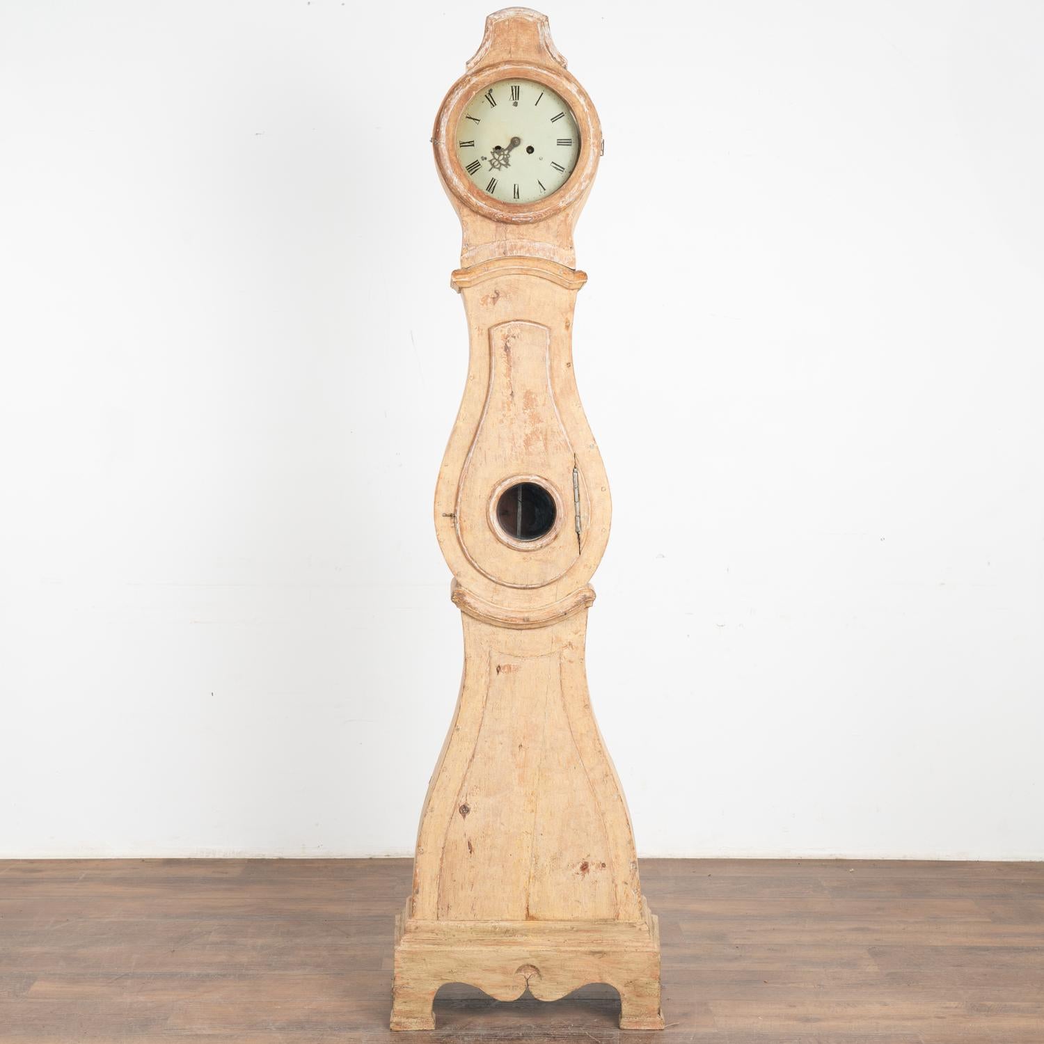 Suédois Horloge grand-père suédoise Mora originale peinte, vers 1840 en vente