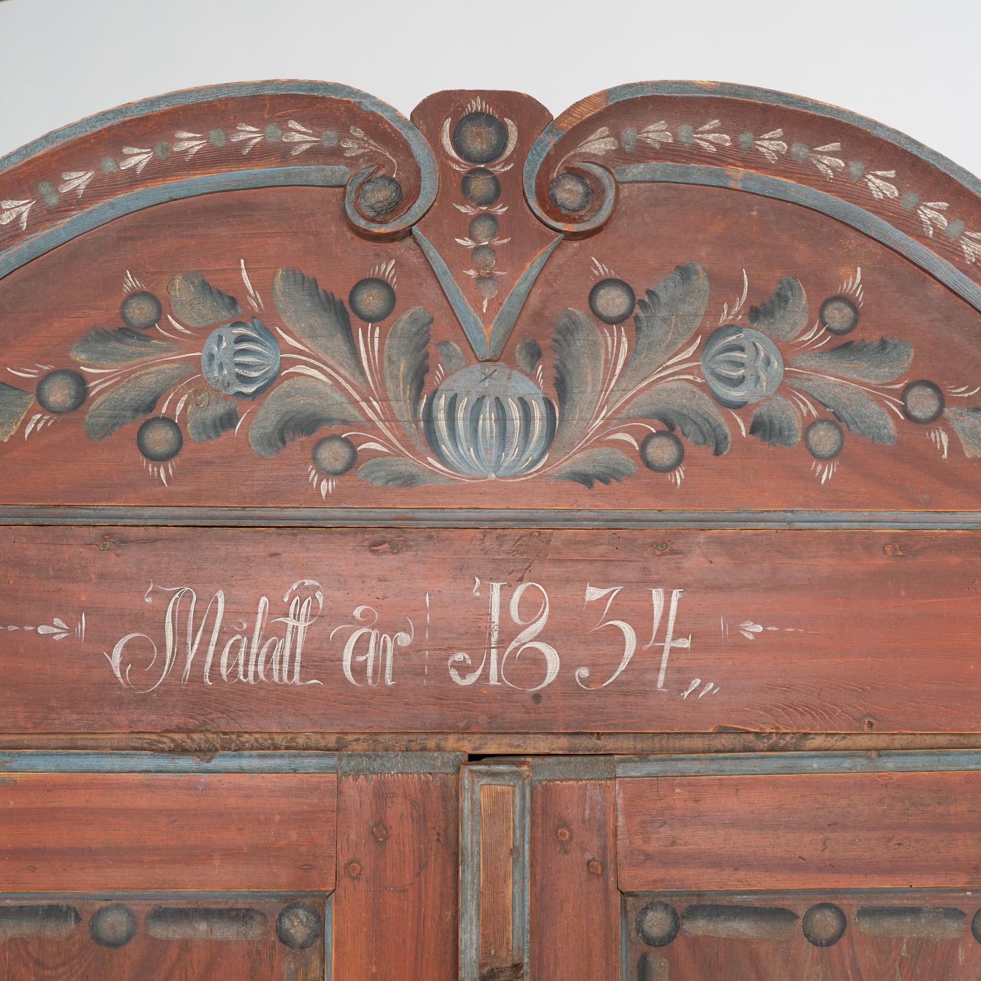Armoire suédoise peinte d'origine à deux portes datée de 1834 en vente 1