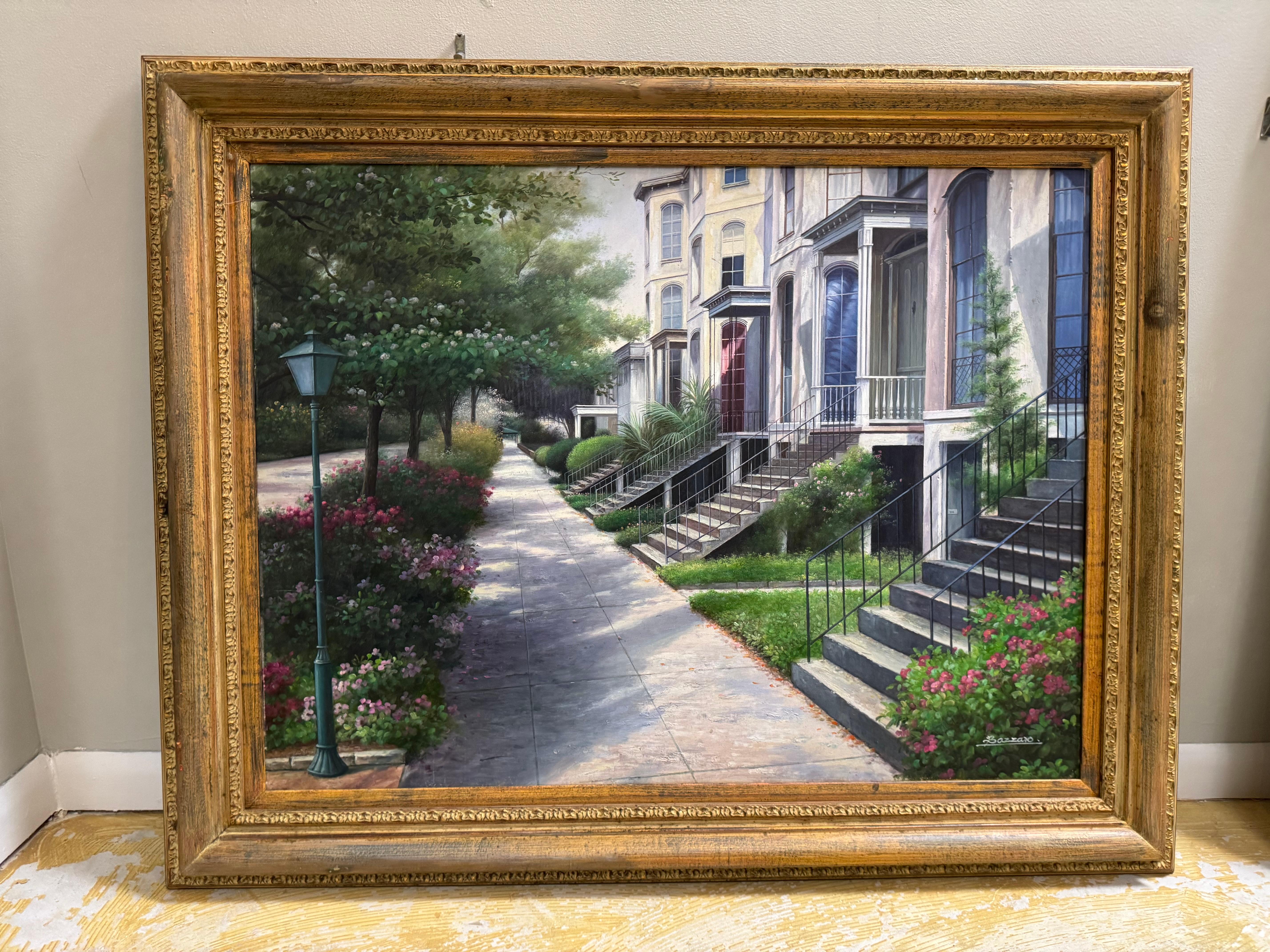 Das Gemälde zeigt eine charmante Straßenszene. Es könnte in Boston oder Charleston South Carolina sein, die Künstler beherrschen die Gebäudelinien, was laut meinem Neffen sehr schwierig zu machen ist.  Der Rahmen ist in hellem Gold gehalten und mit