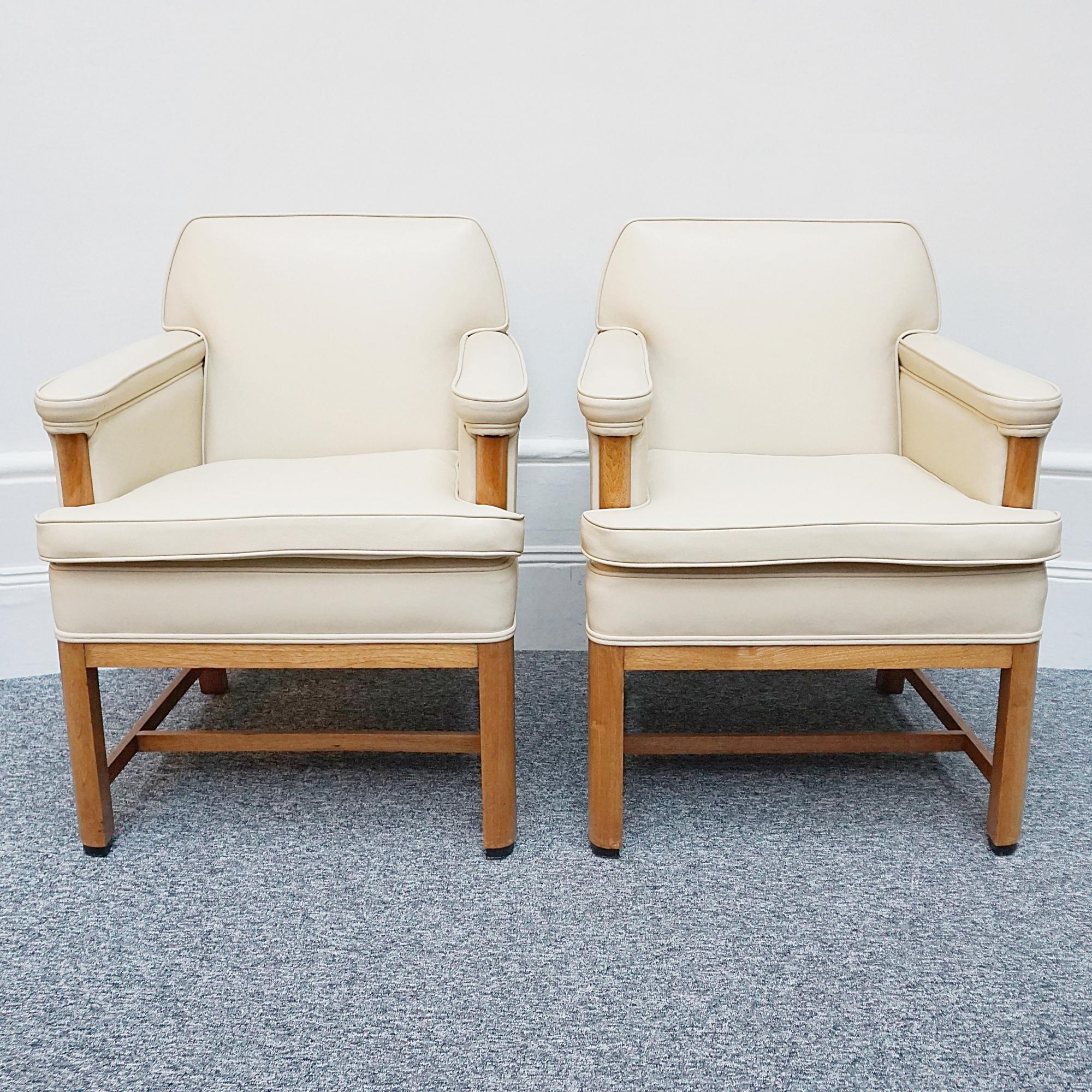 Original Pair of Art Deco Bankers Armchairs English Circa 1920 In Good Condition In Forest Row, East Sussex