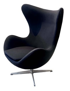 Original Pair of Egg Chair armchairs Fritz Hansen Designed by Arne Jacobsen