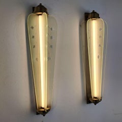 Original Paar französische Art Deco Wandleuchten aus Messing und Glas, 1930er Jahre