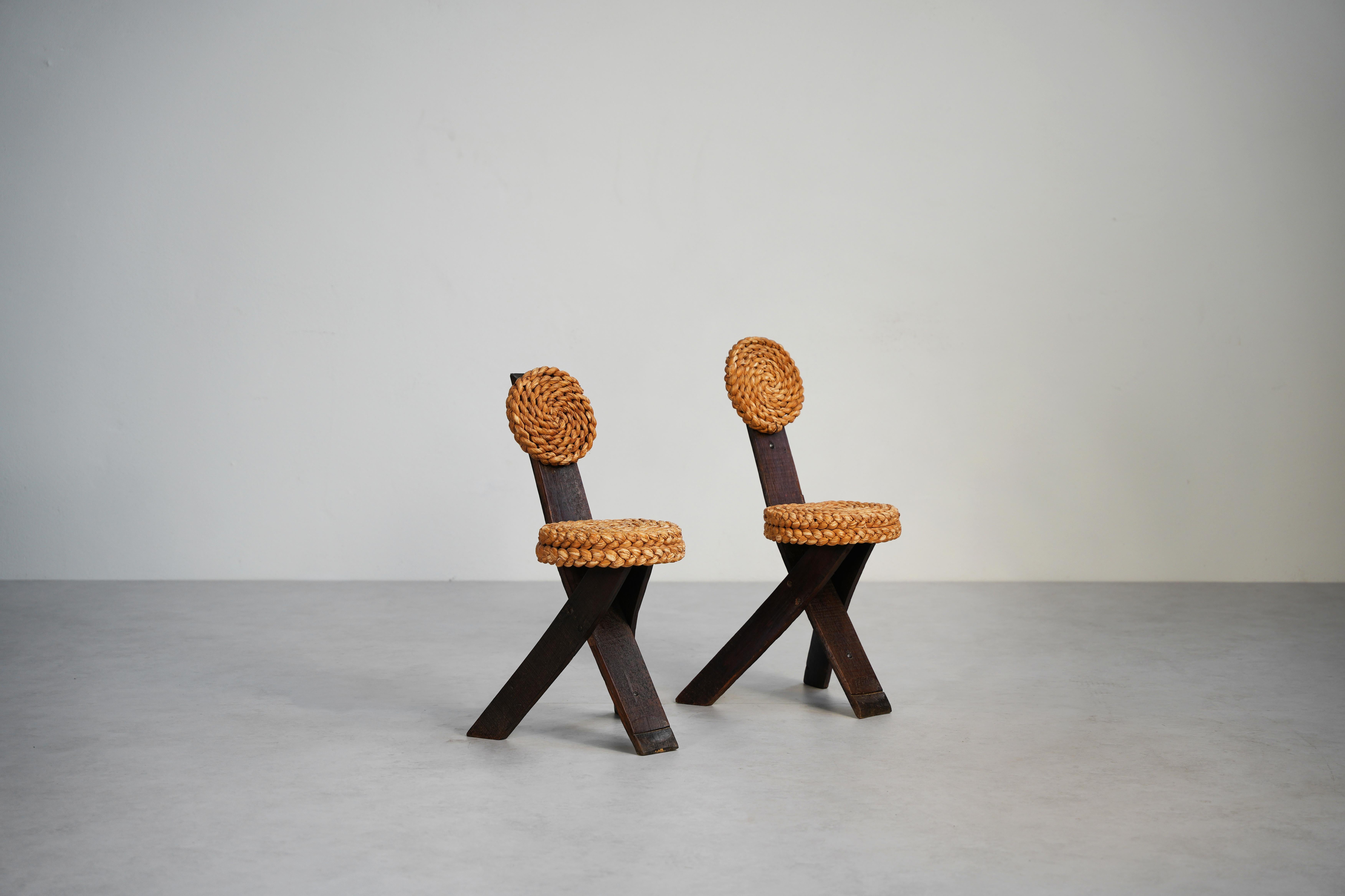 Originales Paar Dreibein-Stühle von Frida Minet und Adrien Audoux, 1950er Jahre, Frankreich (Mitte des 20. Jahrhunderts) im Angebot