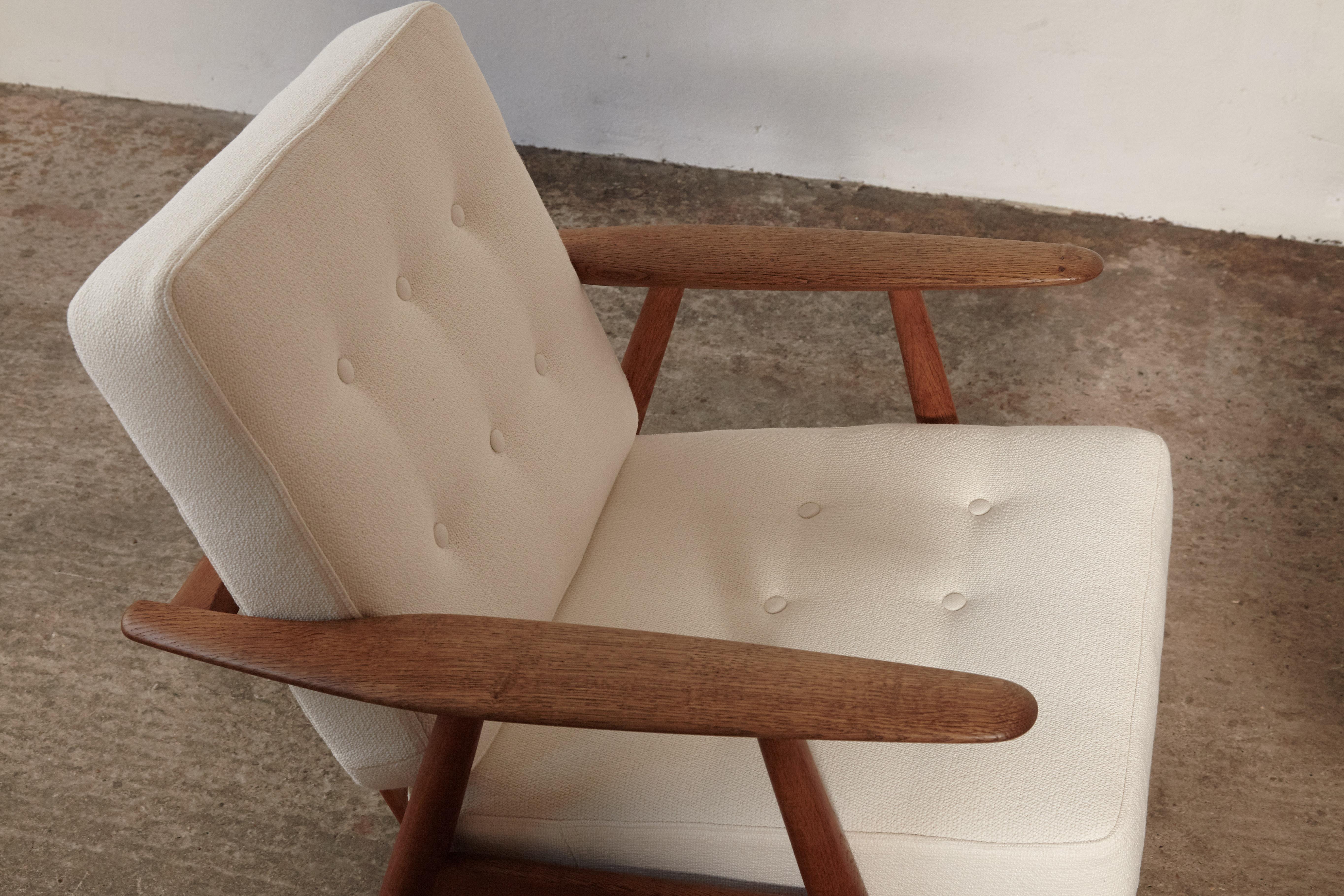 Original Pair of Hans Wegner GE-240 Cigar Chairs, Denmark, 1960s 5