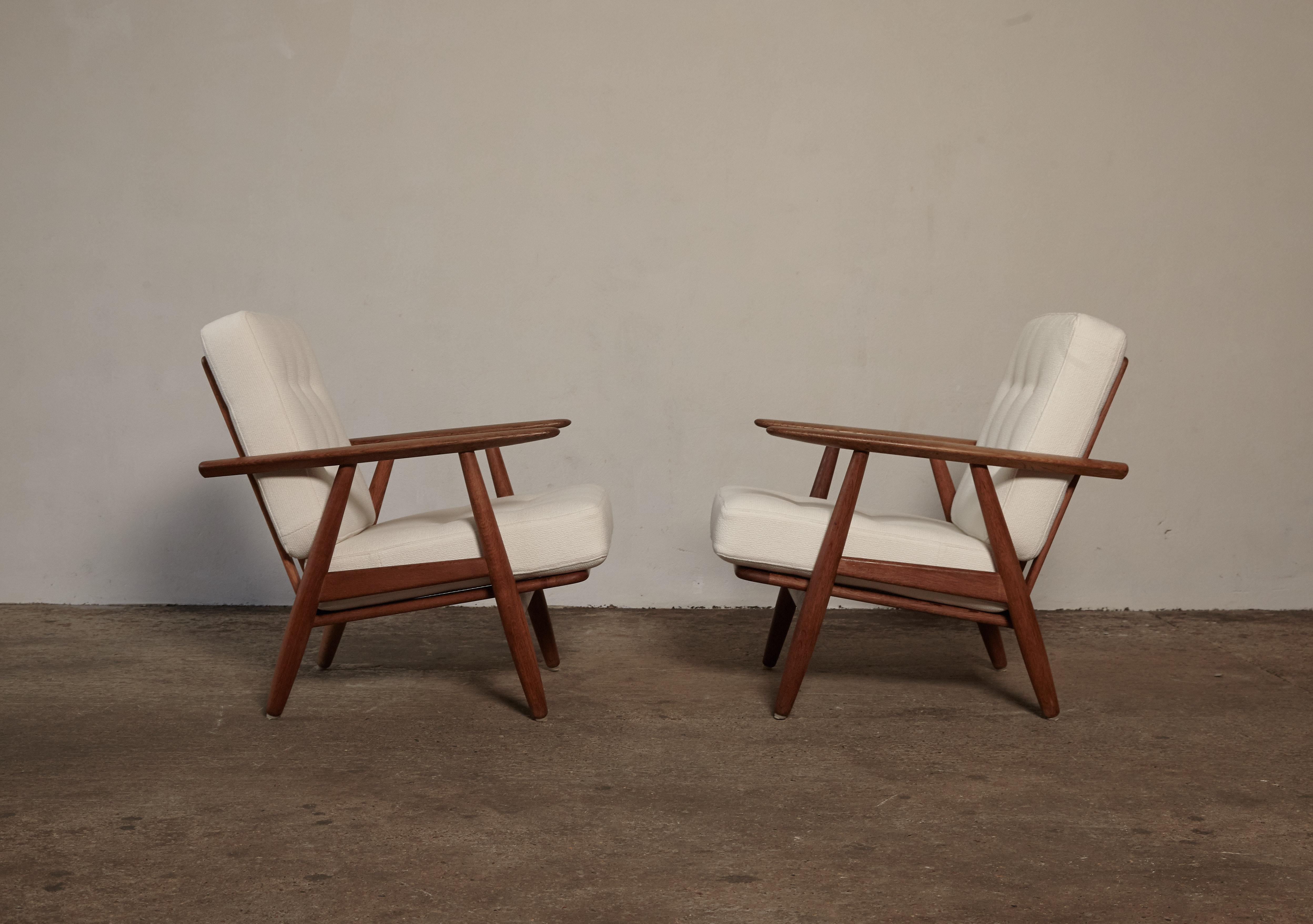 Mid-Century Modern Original Pair of Hans Wegner GE-240 Cigar Chairs, Denmark, 1960s