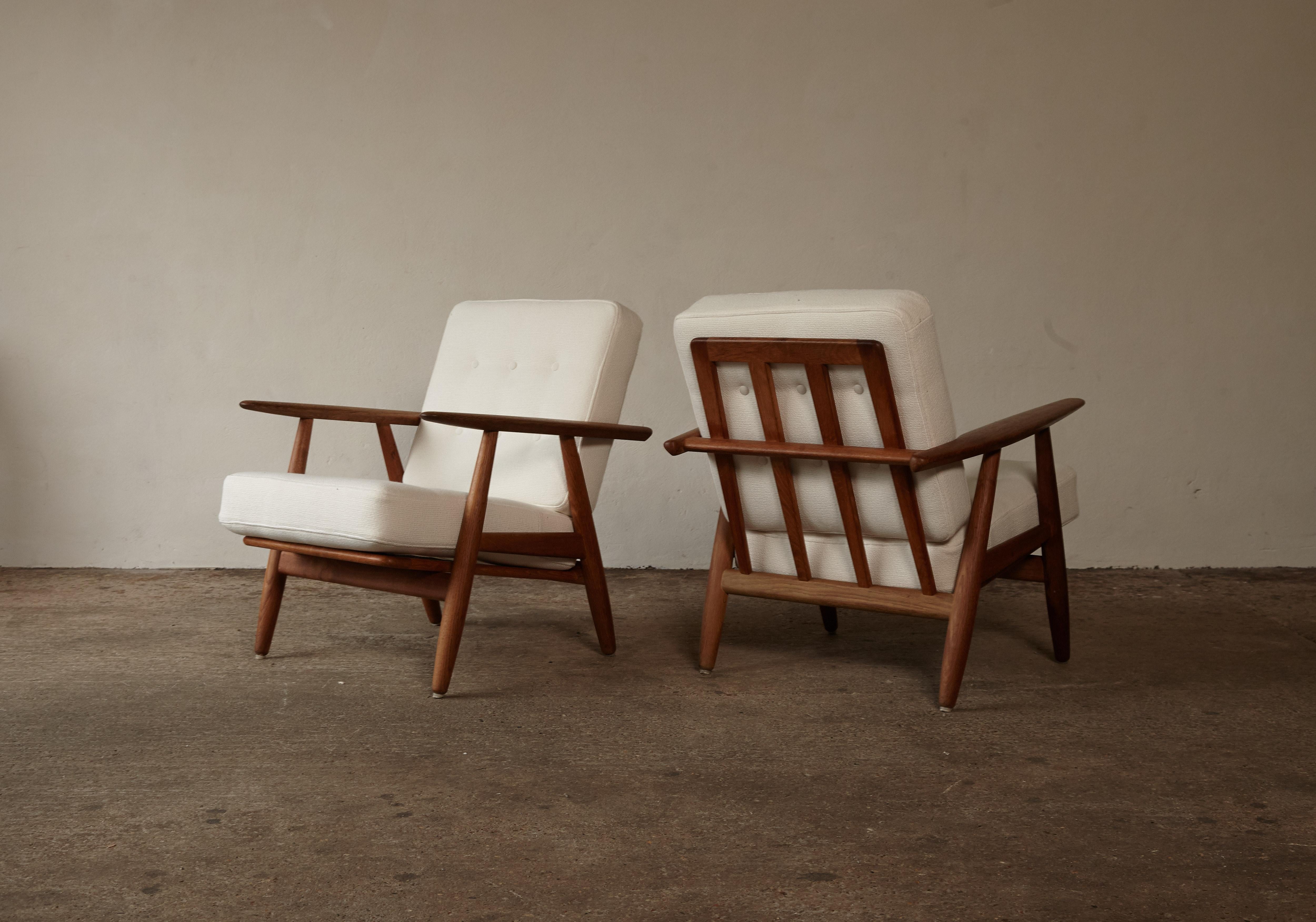 Original Pair of Hans Wegner GE-240 Cigar Chairs, Denmark, 1960s In Good Condition In LEWES, GB