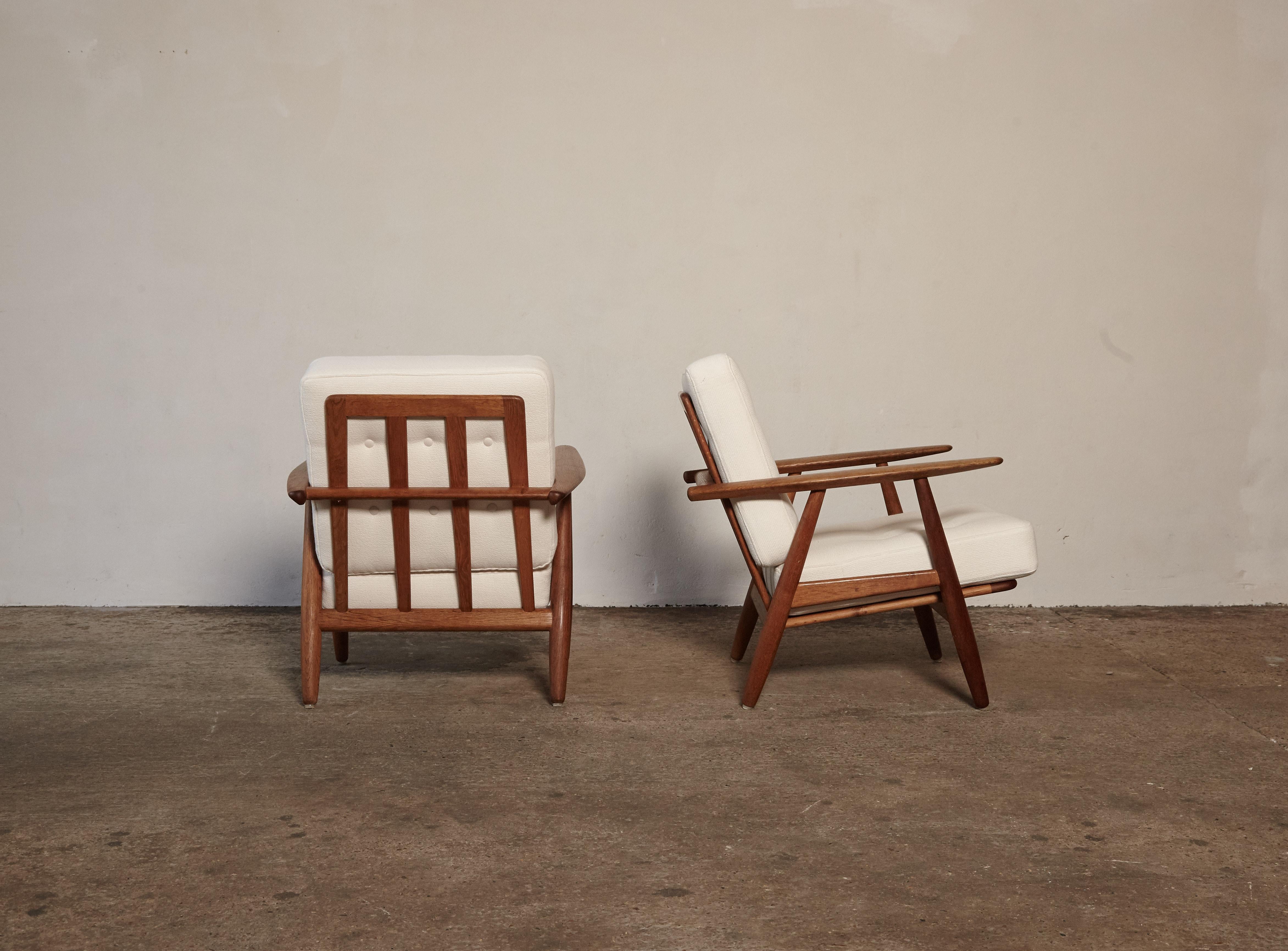 Original Pair of Hans Wegner GE-240 Cigar Chairs, Denmark, 1960s 1