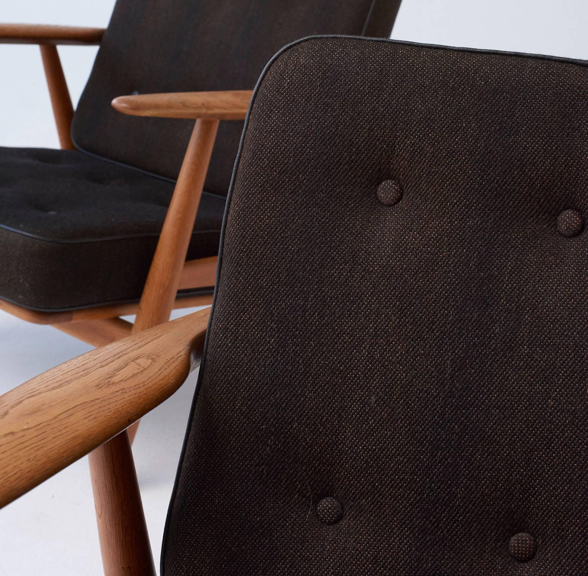Oak Original Pair of Hans Wegner GE-240 Cigar Chairs, Denmark, 1960s