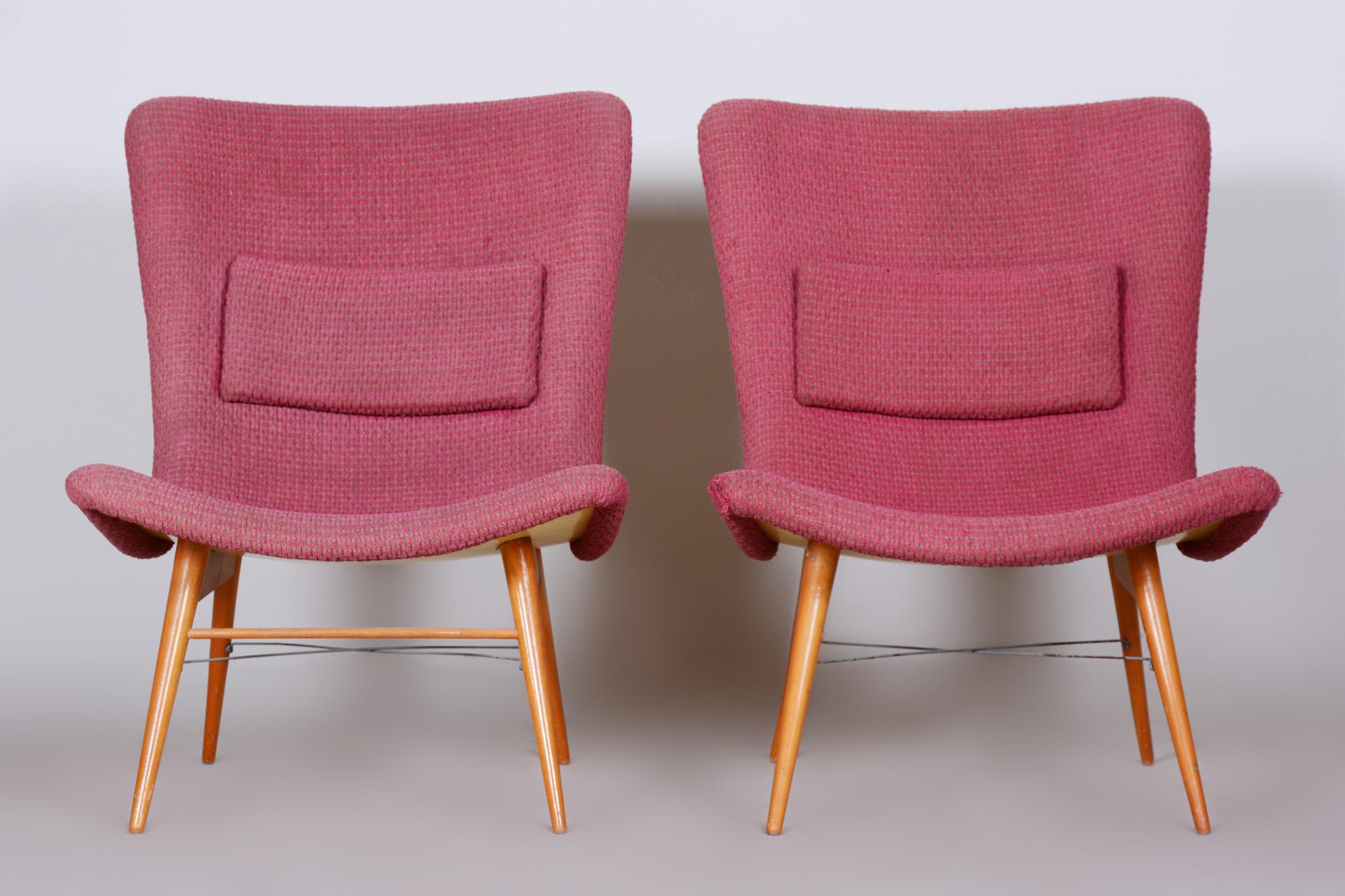 Original pair of midcentury armchairs by Miroslav Navratil.

Source: Czechia
Period: 1950-1950
Material: Beech, Laminate

Original well-preserved condition.
Professionally cleaned original fabric.
 