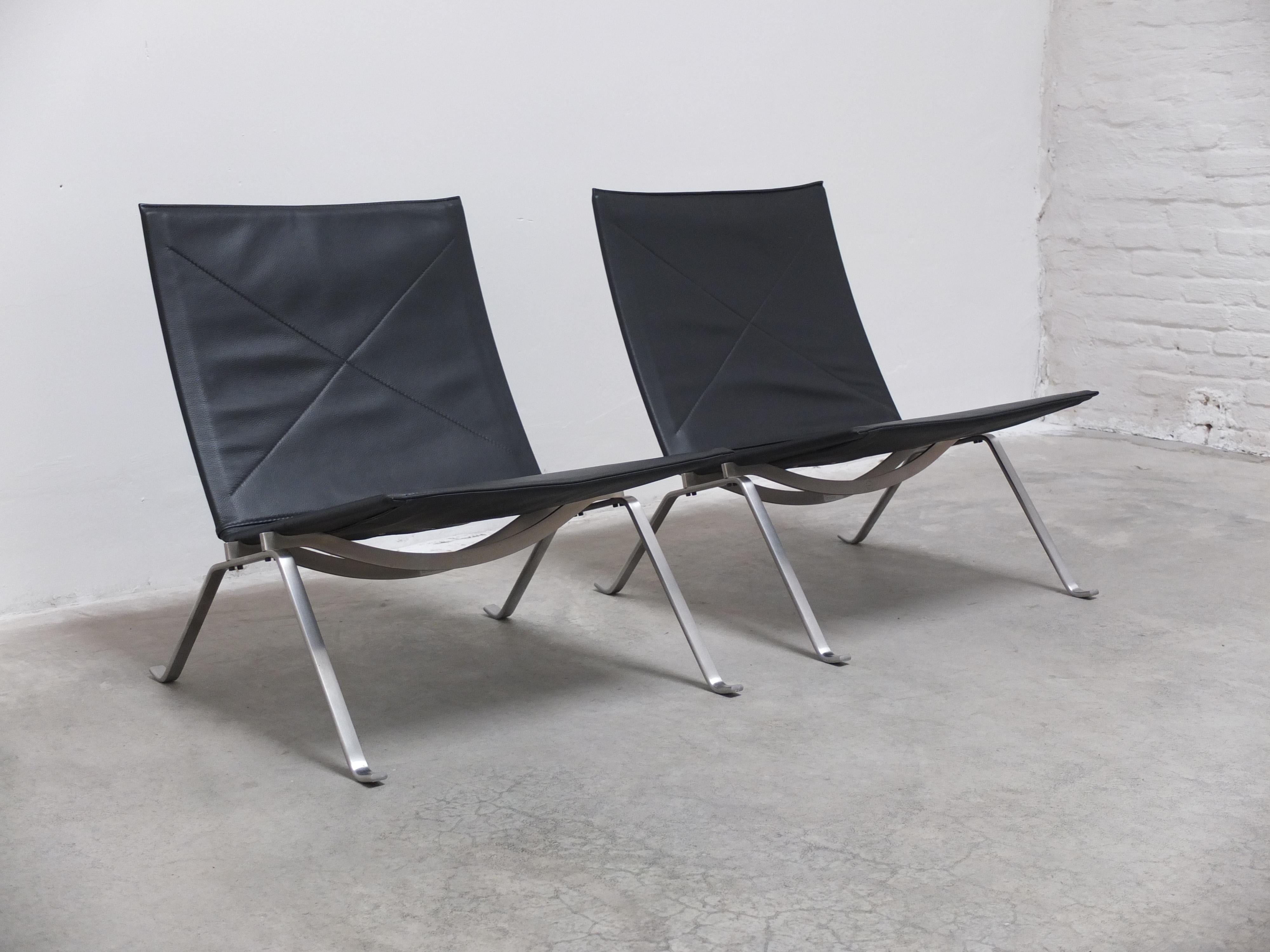 Scandinavian Modern Original Pair of 'PK22' Easy Chairs by Poul Kjærholm for Fritz Hansen, 1950s