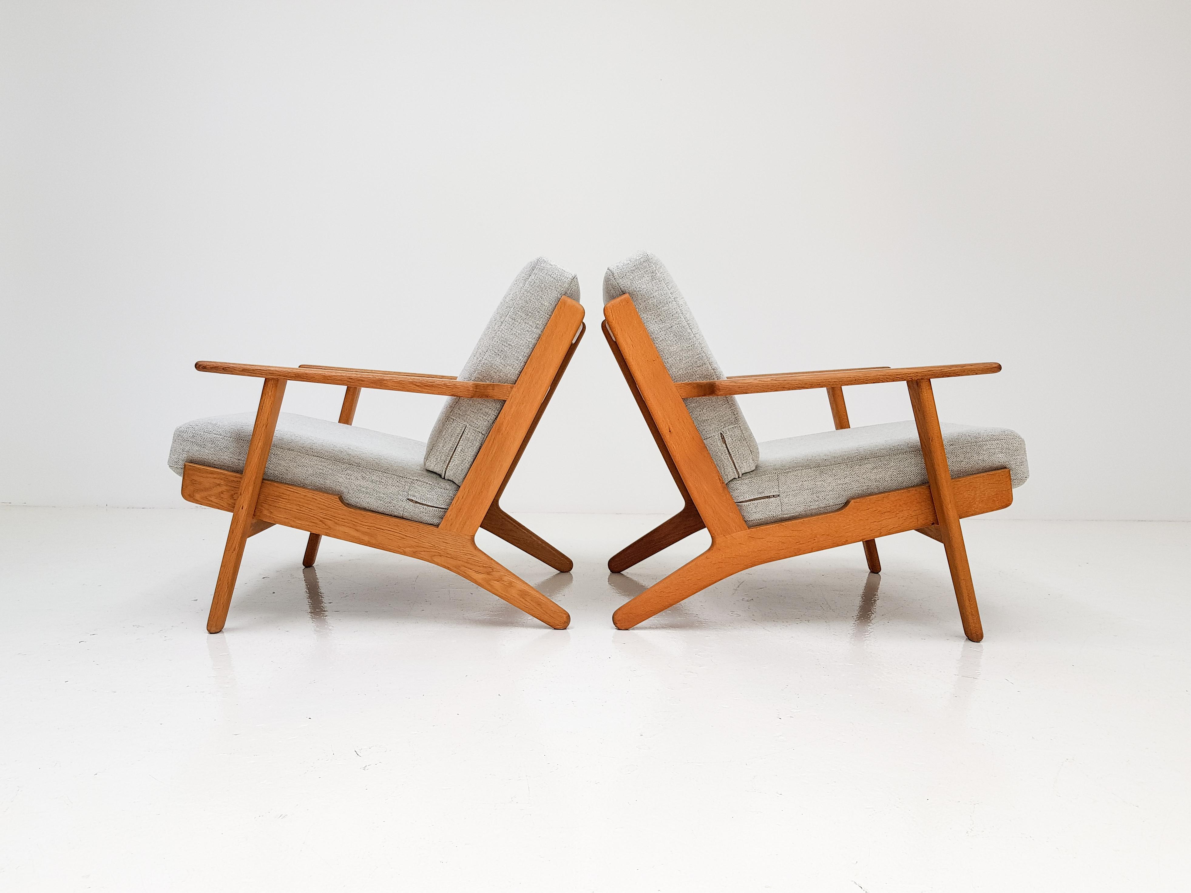 Mid-Century Modern Original Pair of Vintage Hans Wegner GE290 Armchairs for GETAMA, Denmark, 1950s