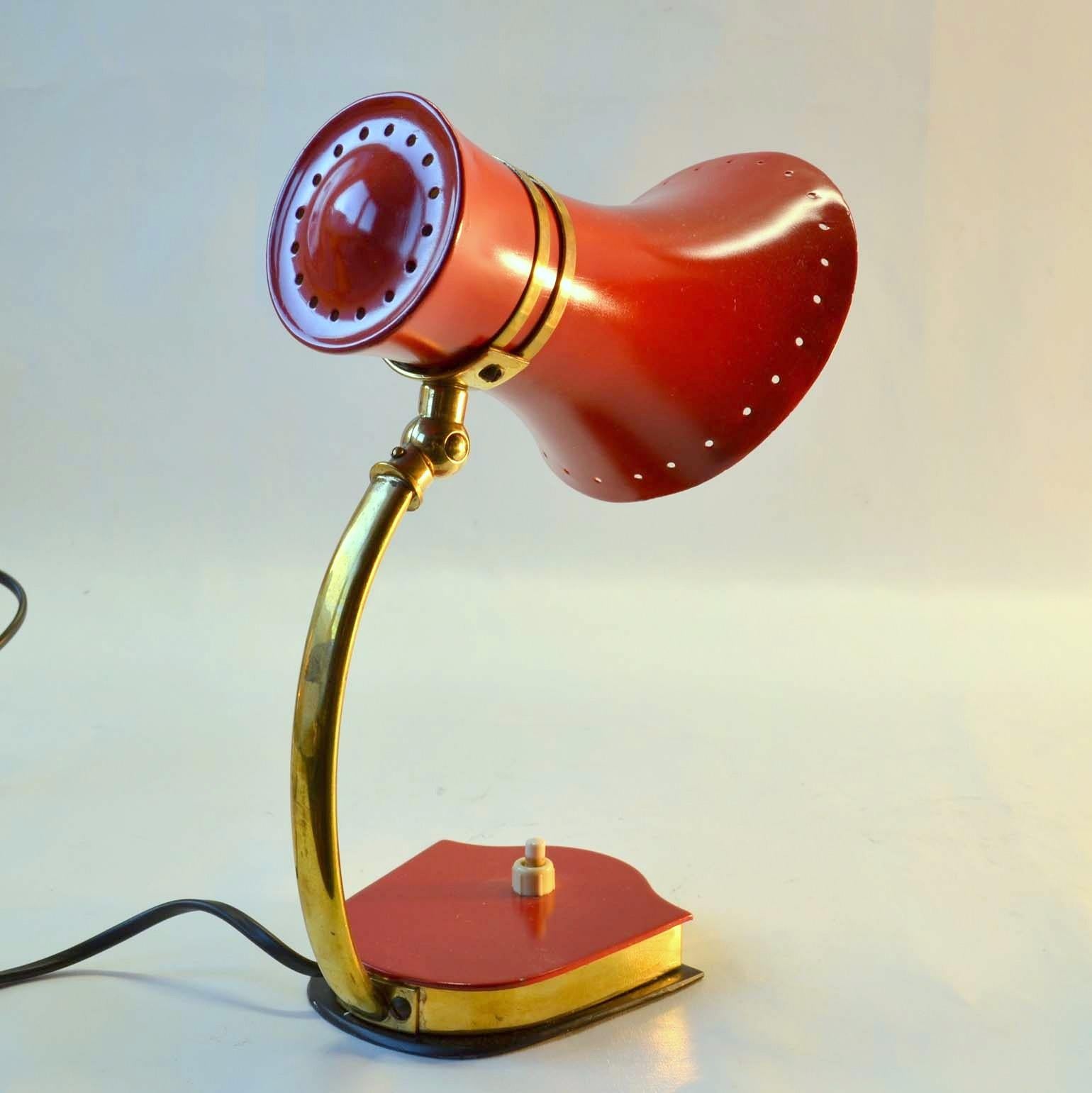 Pair of Italian Stilnovo Table Lamps 1960s Red & Yellow & Brass In Excellent Condition For Sale In London, GB