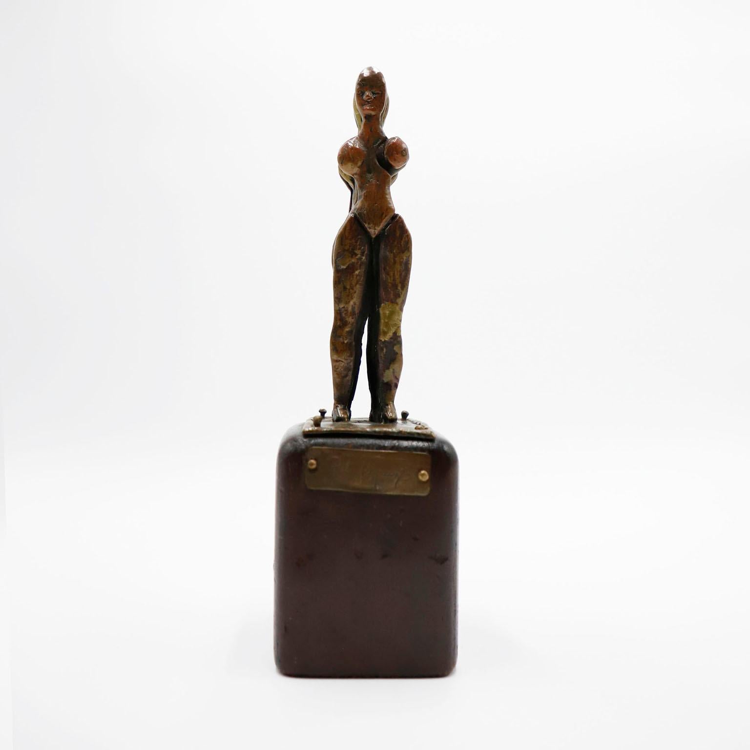 Circa 1970. We offer this Pal Kepenyes Sculpture made in brass and wood, signed. 
Pal Kepenyes was a Hungarian artist and jewelry designer known for his unique and innovative designs. He was born in Budapest in 1926 and began his career as a painter