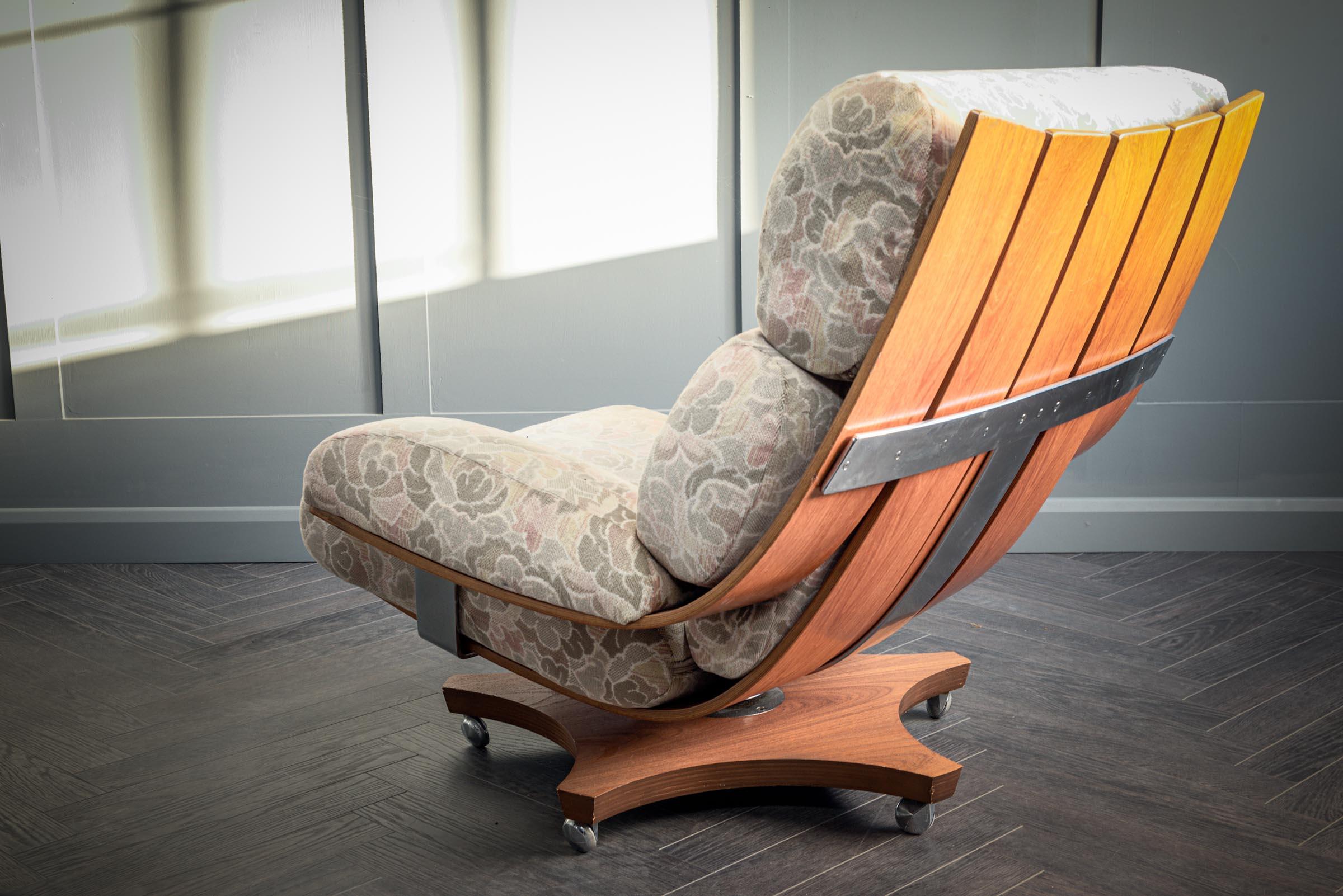 Original pattern G-Plan Housemaster Chair In Good Condition For Sale In Alton, GB