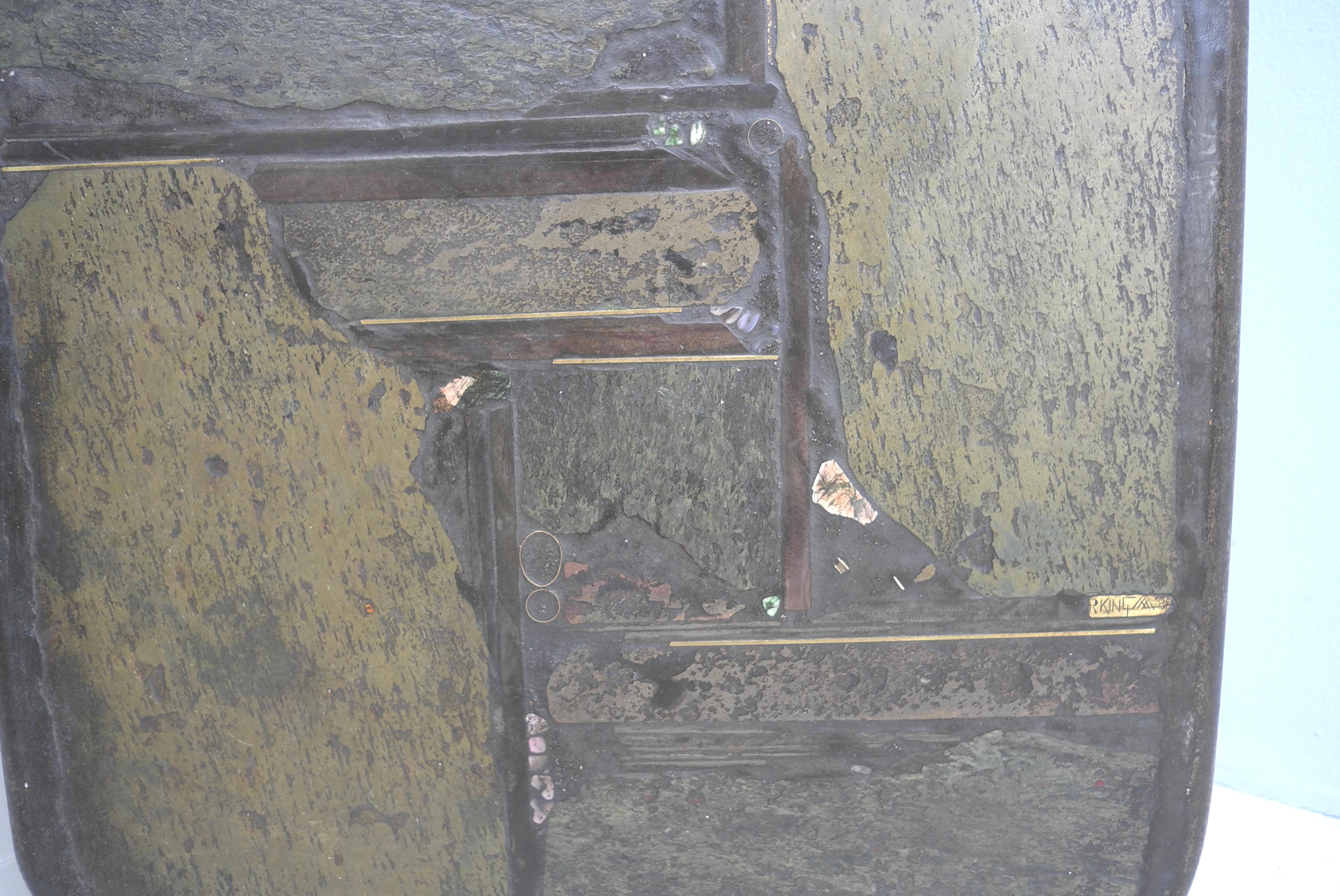 Métal Table d'appoint originale de Paul Kingma Art en A Stone Stone, Mixed Color Green Stone and Brass en vente