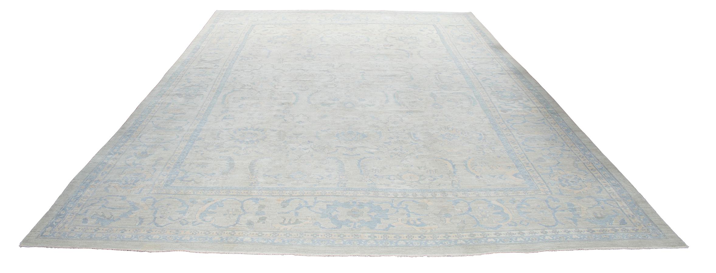Original Persian Ziegler Sultanabad Rug In New Condition For Sale In New York, NY
