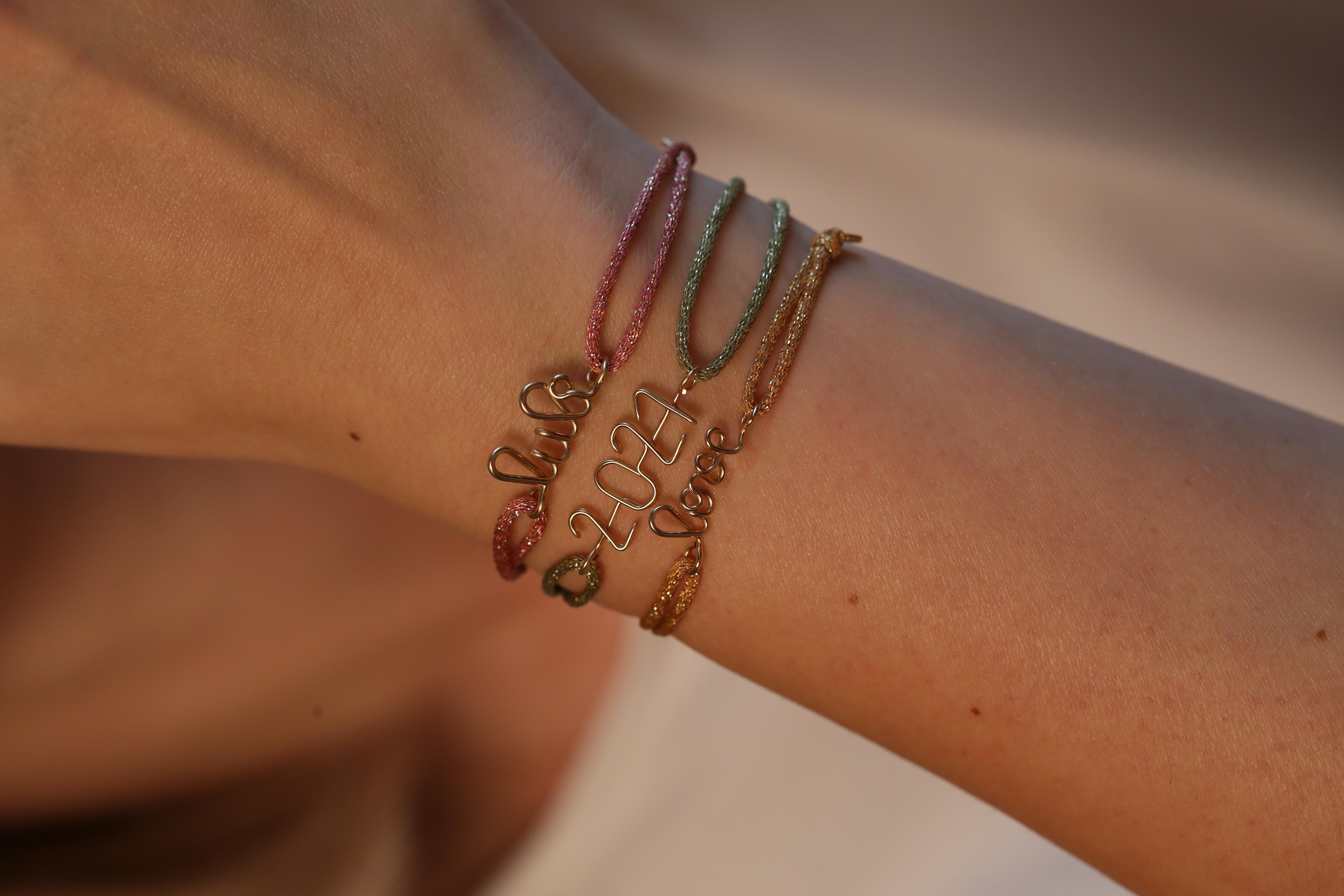 Original Personalised Name Gold Filled Yellow 14K Wire Bangle Bracelet In New Condition For Sale In Montreux, VD