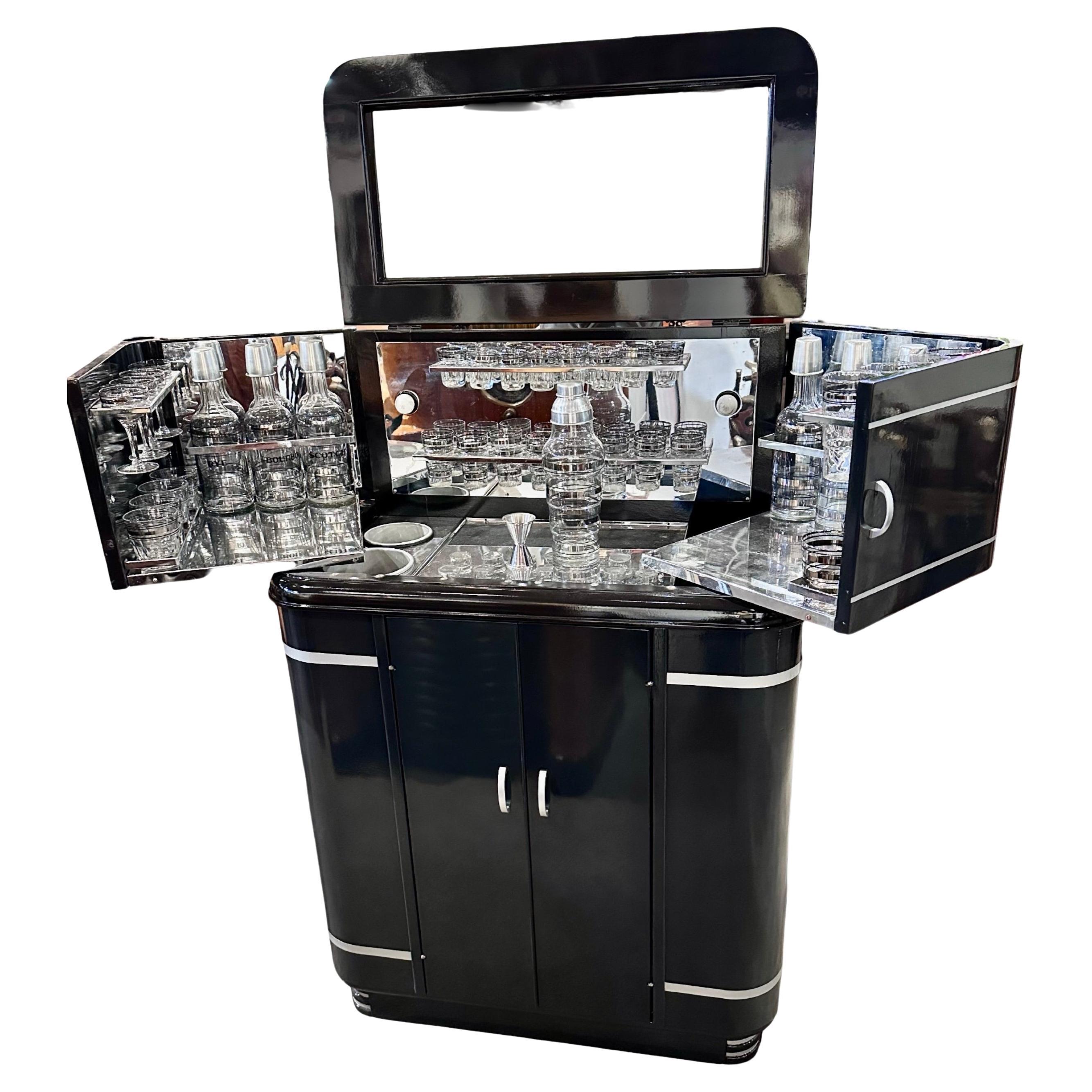 Restaurierte komplette Philco Radio Bar-Glaswarenwaren. Bluetooth und Ebenholz-Finish