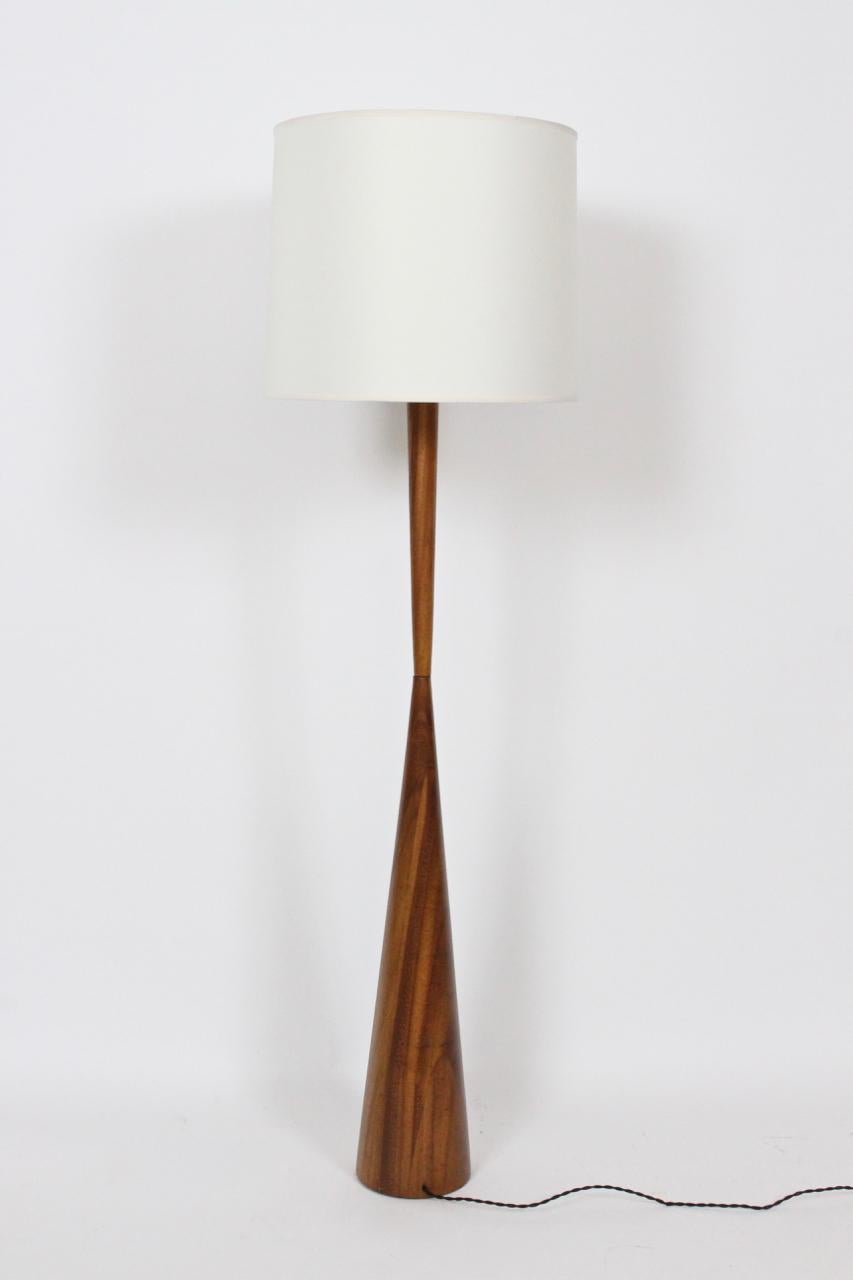 Original Phillip Lloyd Powell Style Walnut Floor Lamp, 1960s 11