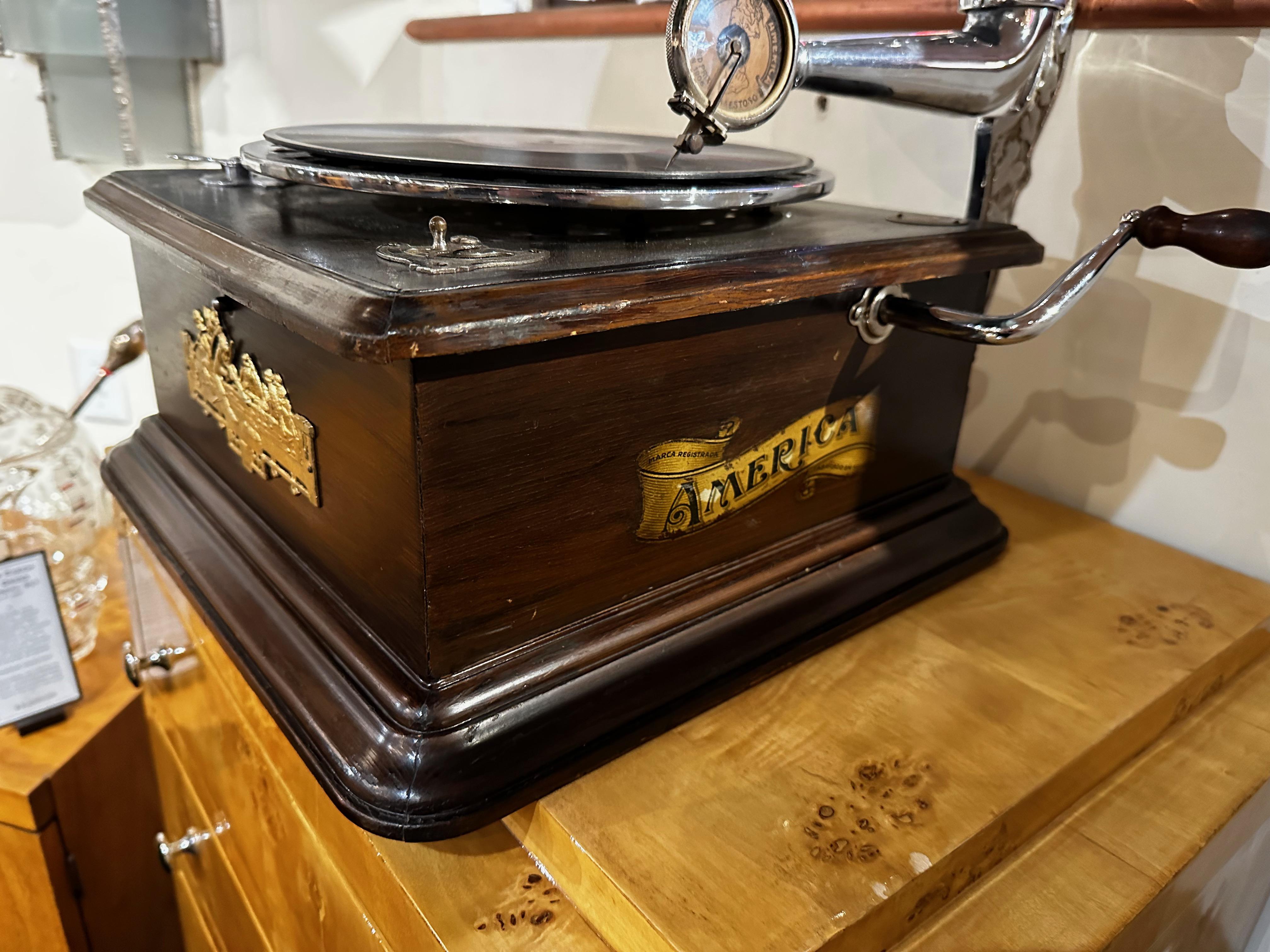 1920s phonograph