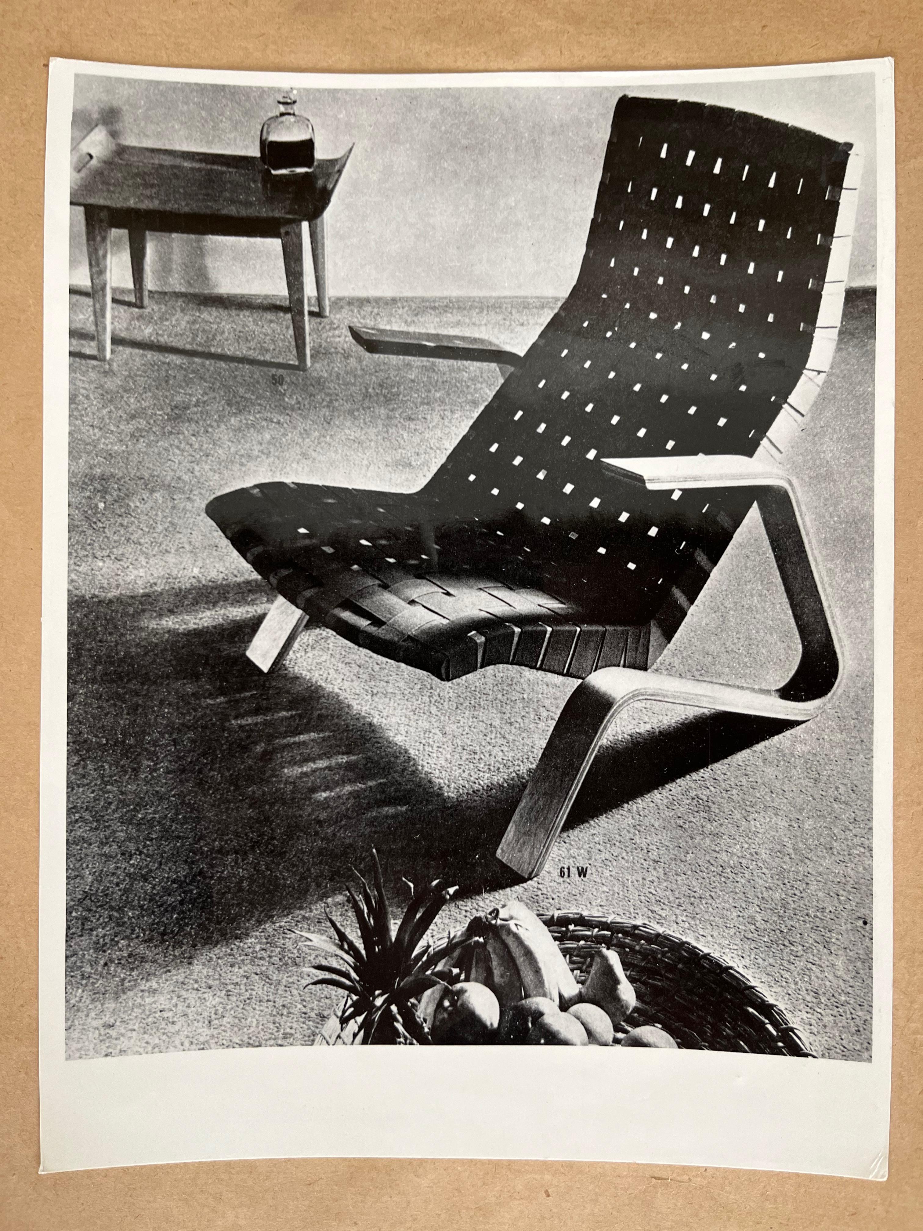 Original Photo of Grasshopper Armchair by Eoro Saarinen for Knoll / USA, 1948 In Good Condition For Sale In Praha, CZ