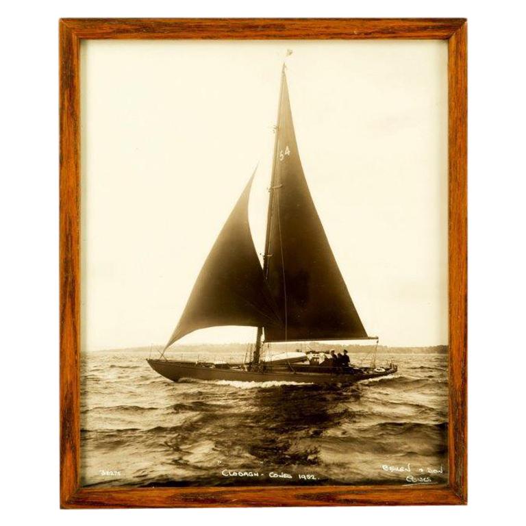 Original Fotodruck der Bermudianischen Yacht Clodagh auf Seebord Tack