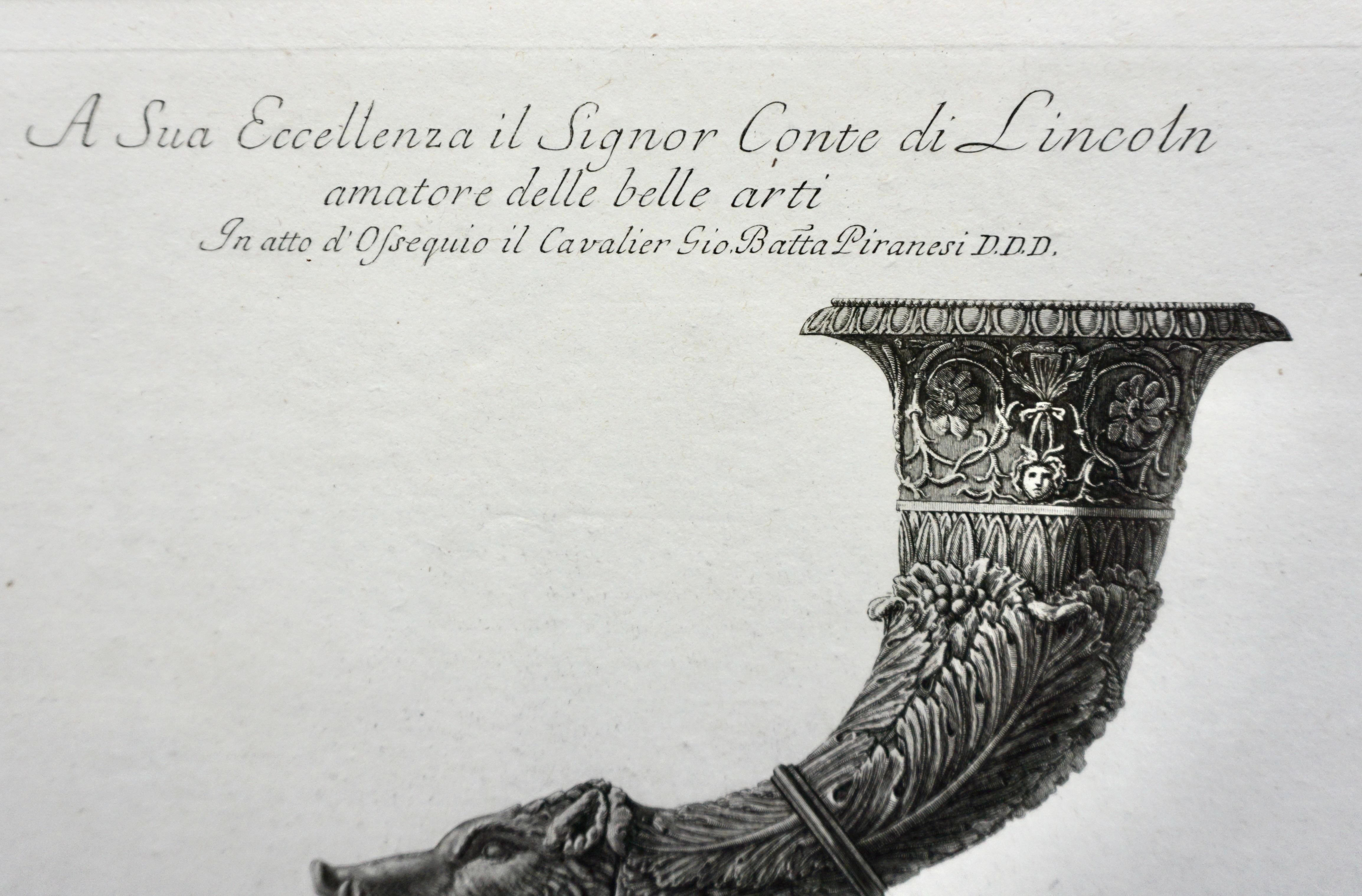 Néoclassique Gravure originale de Piranesi encadrée d'un monument en forme de corne d'abondance  en vente