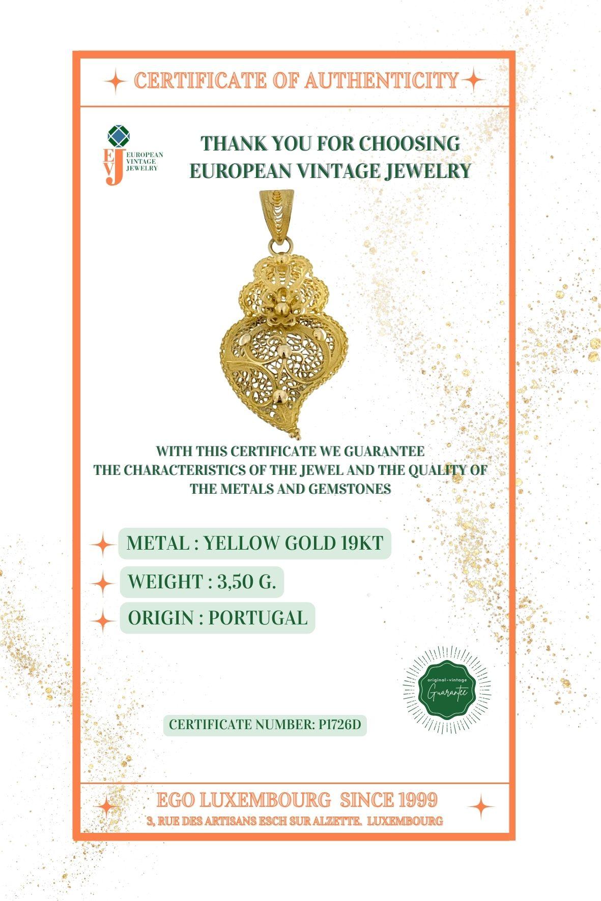 Original Portuguese Viana's Heart 19 karat Yellow Gold  For Sale 1