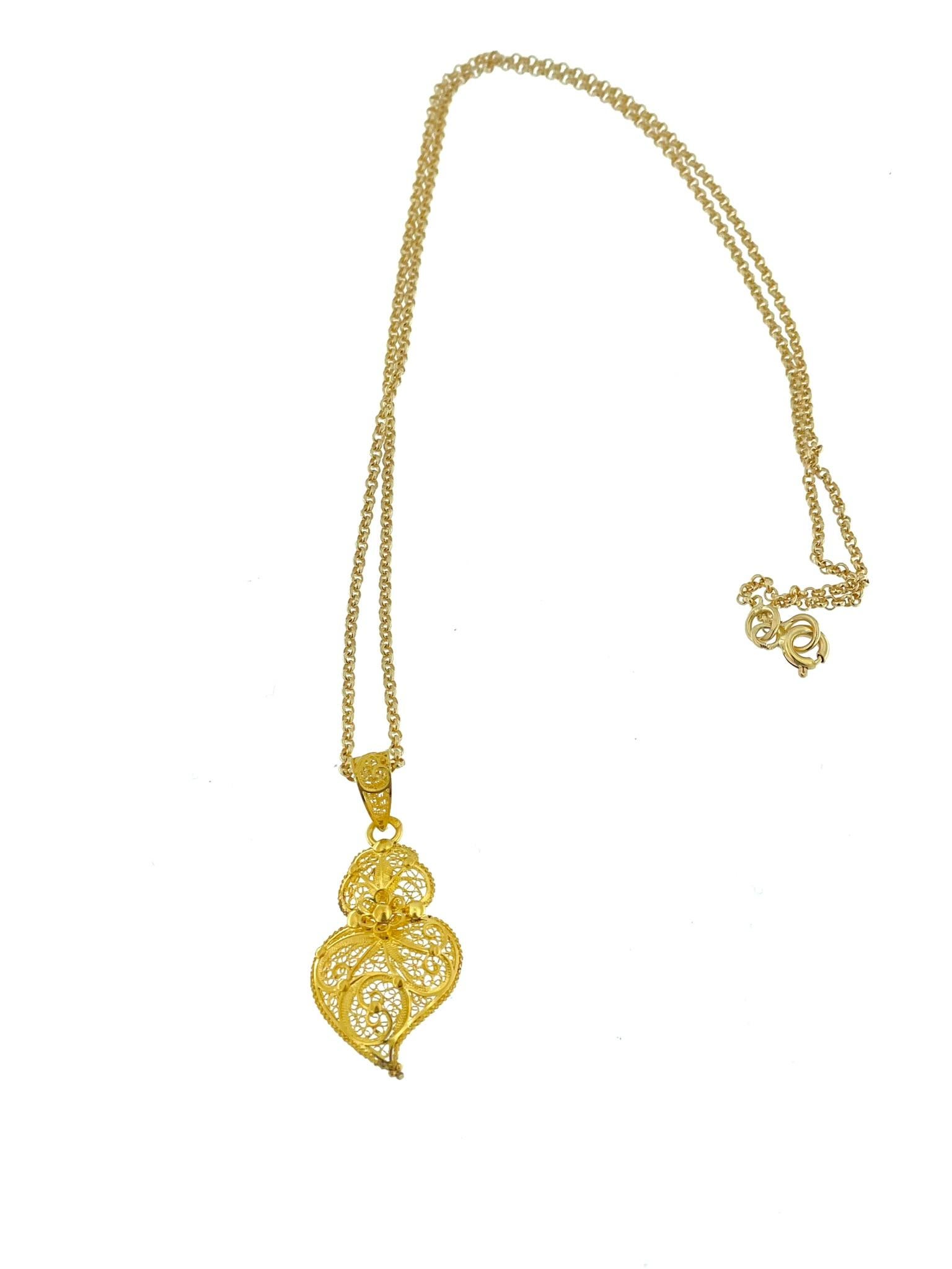 Original Portuguese Viana's Heart with Chain Yellow Gold  For Sale 2