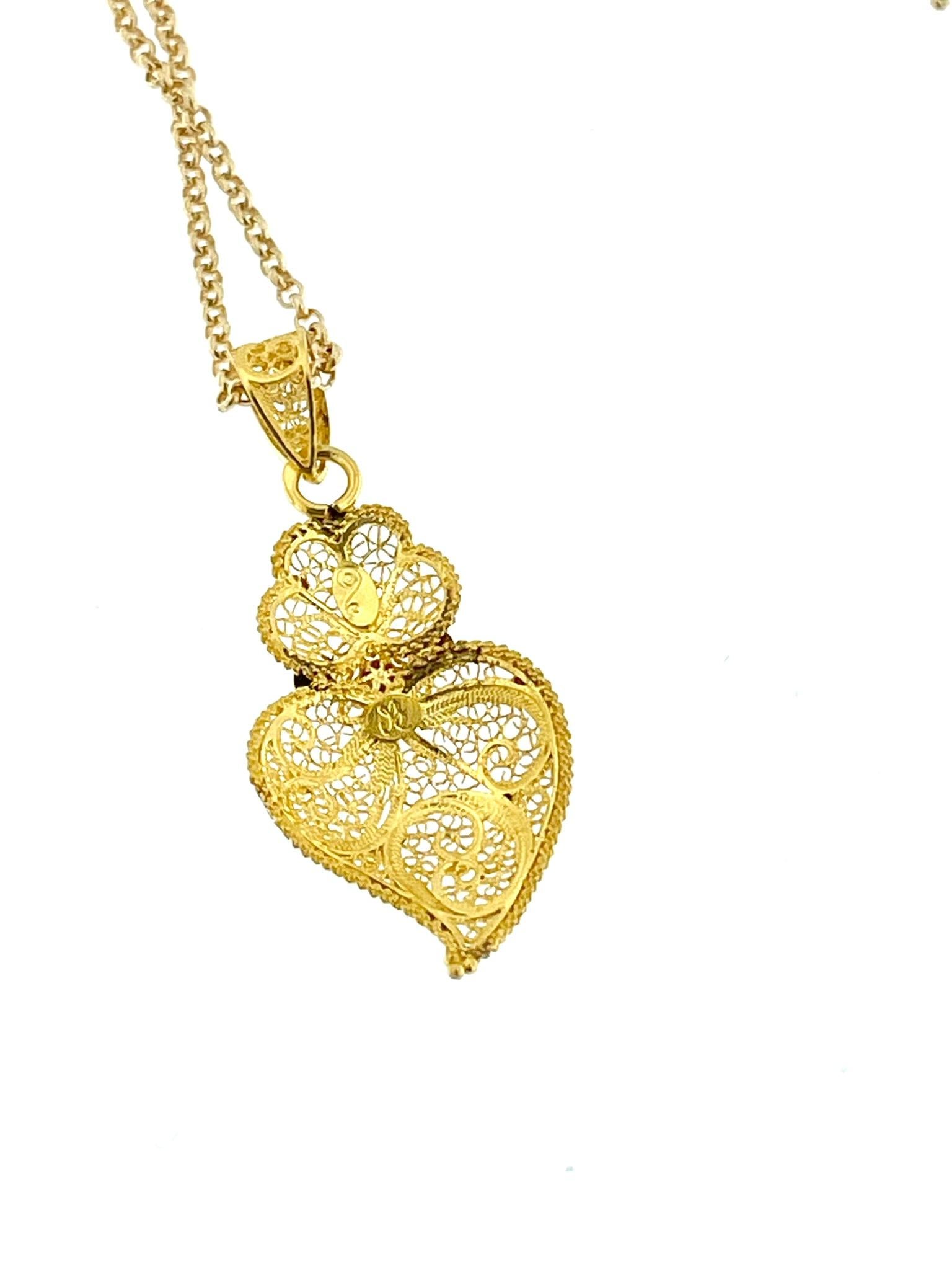 Original Portuguese Viana's Heart with Chain Yellow Gold  For Sale 3