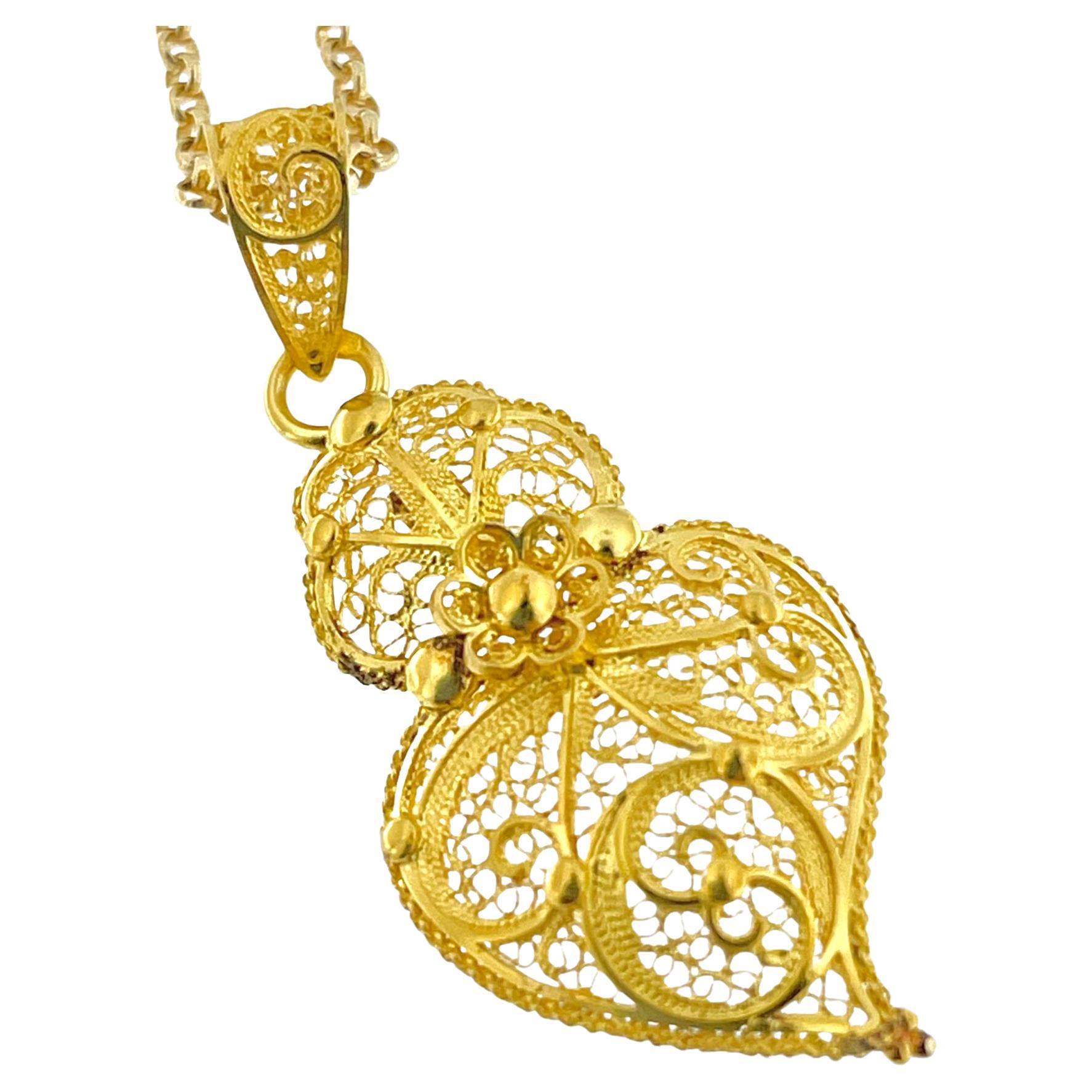 Original Portuguese Viana's Heart with Chain Yellow Gold 