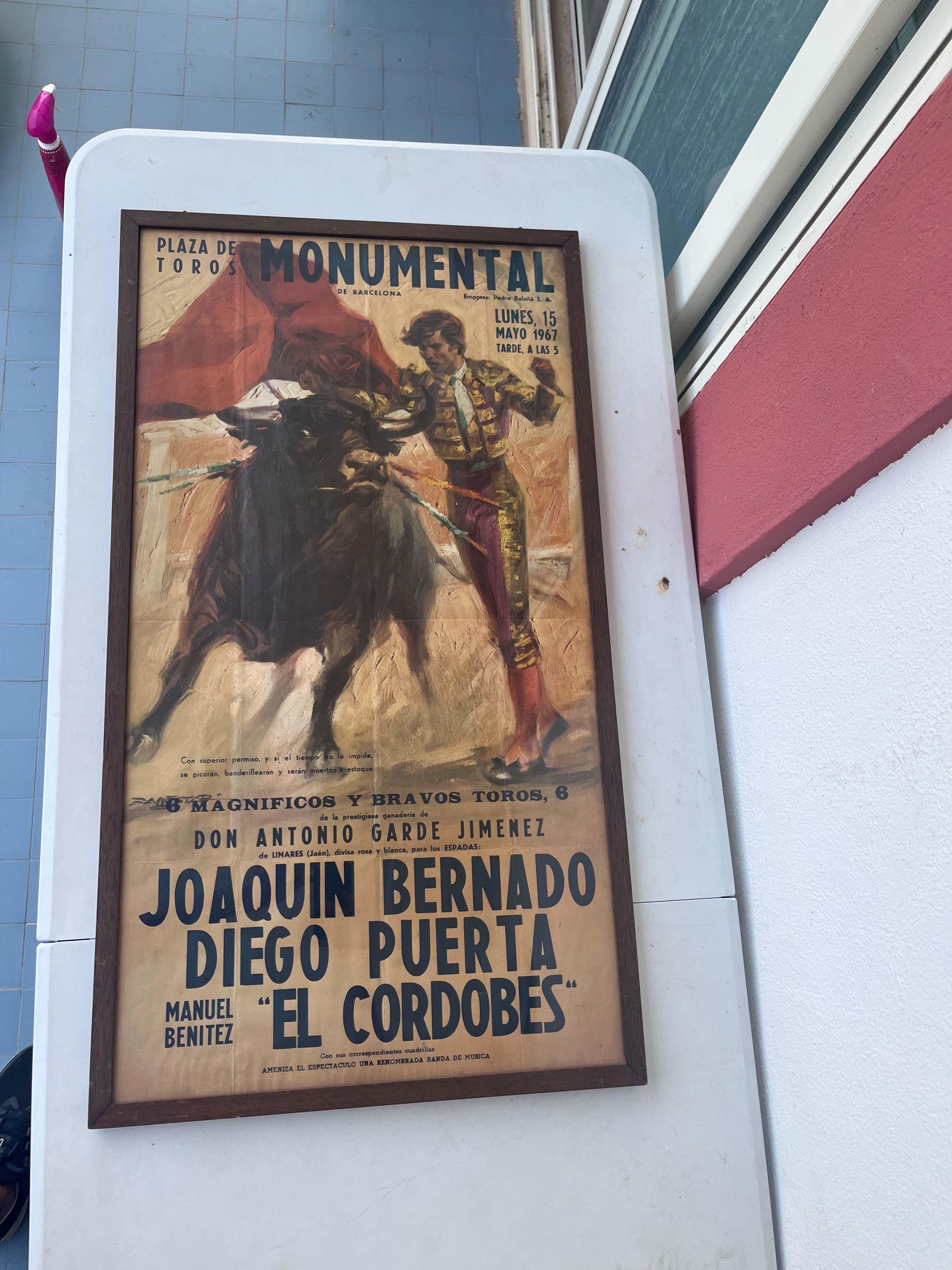 
Beautiful bullfighting poster from 1967.
Grande Arena in Barcelona.

Bullfighting - Sports - Catalona

It is sold together with the original frame