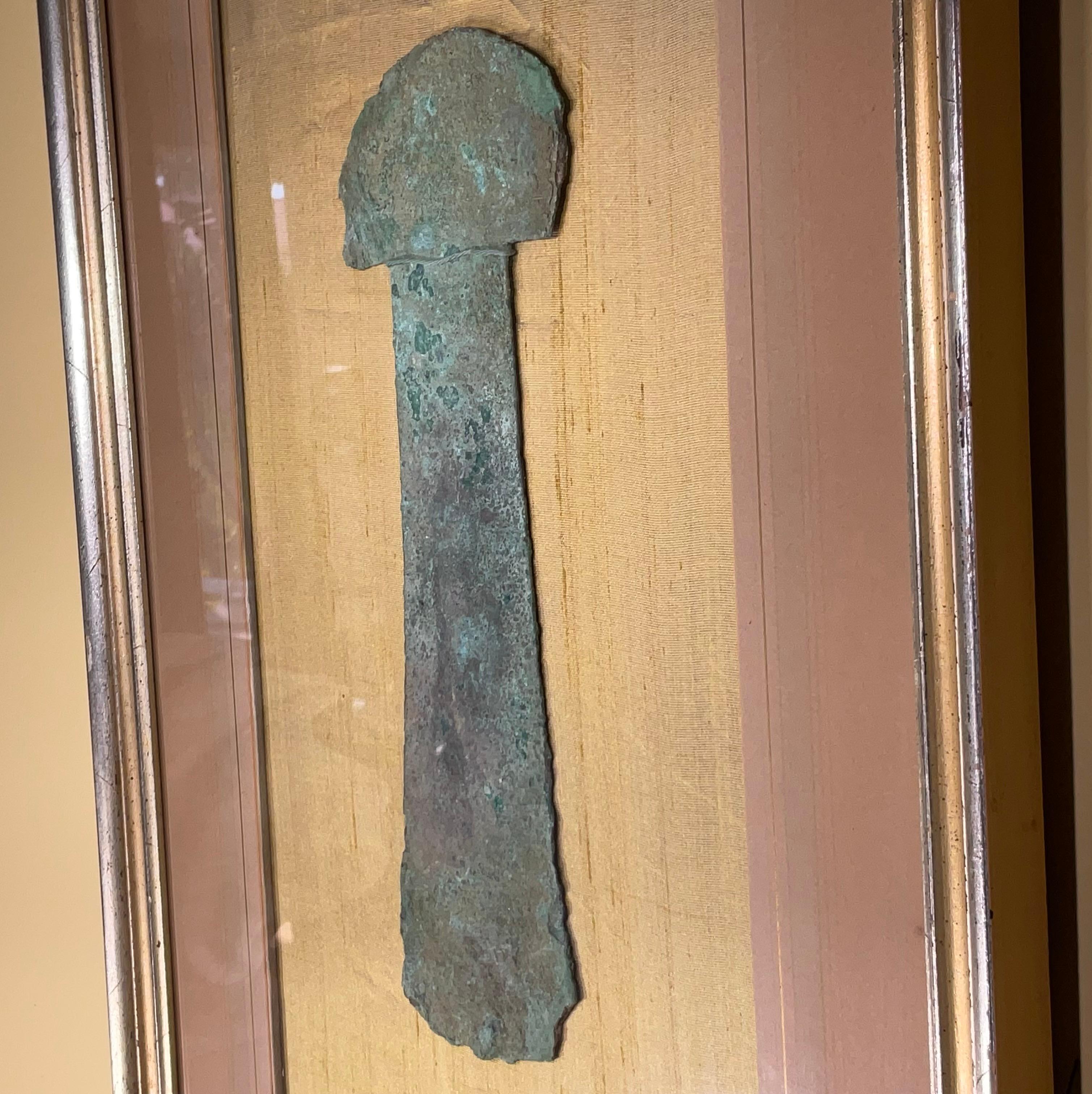 Herramienta Tumi original precolombiana de cobre siglo XVIII y antes en venta