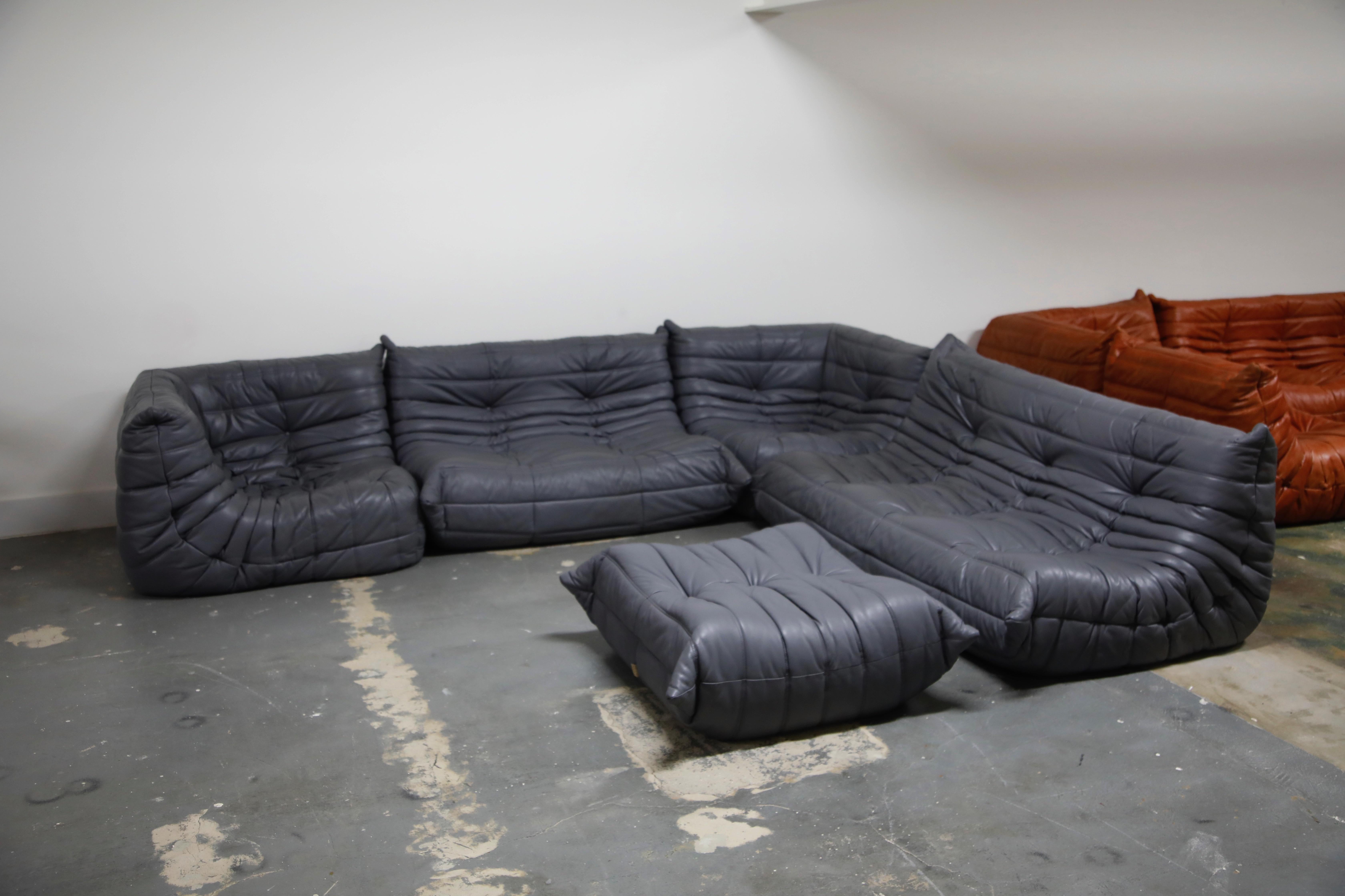 Original Production Togo Set by Michel Ducaroy for Ligne Roset in Grey Leather In Excellent Condition In Los Angeles, CA