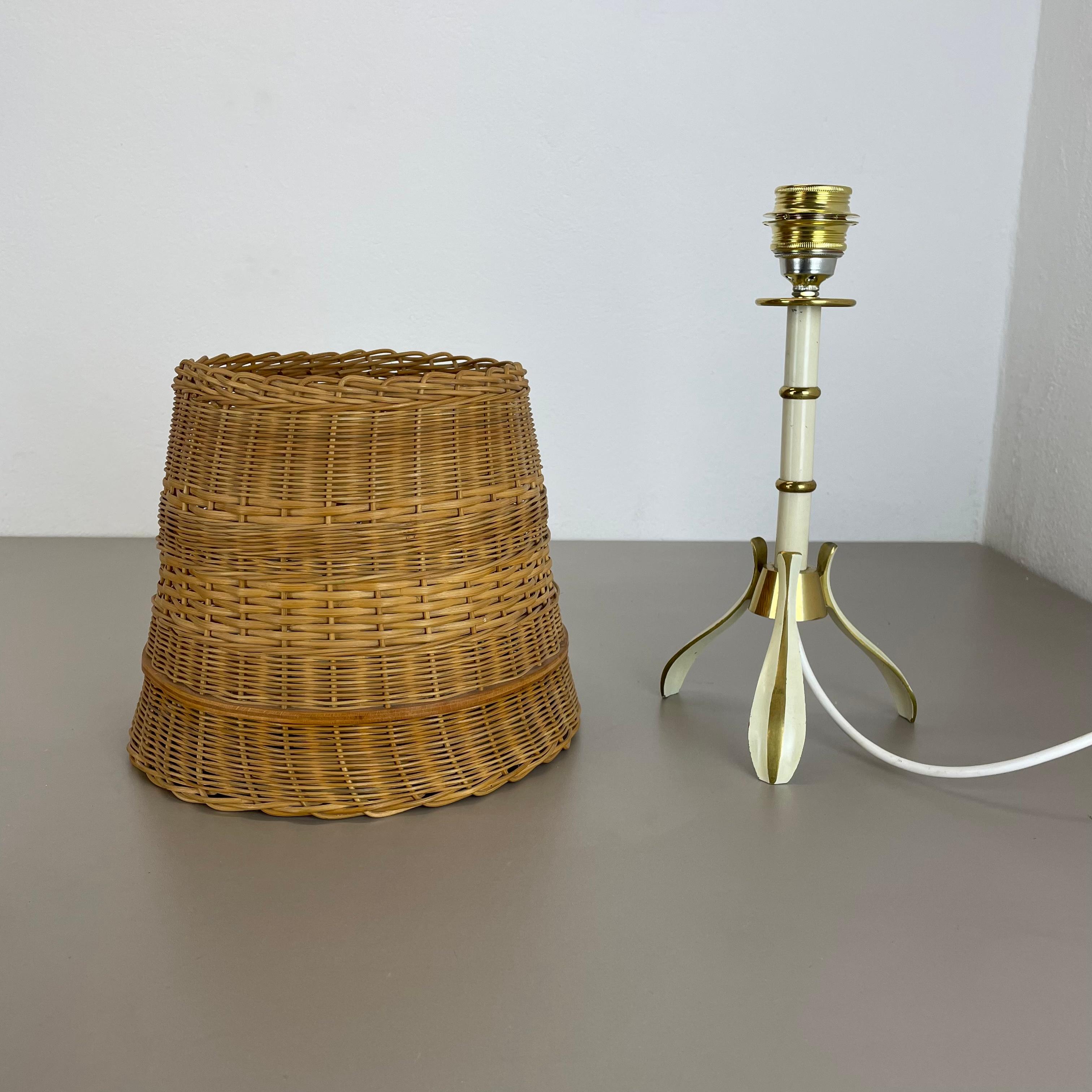 Mid-Century Modern Original Rattan and Brass Table Light by Vereinigte Werkstätten München, Germany For Sale