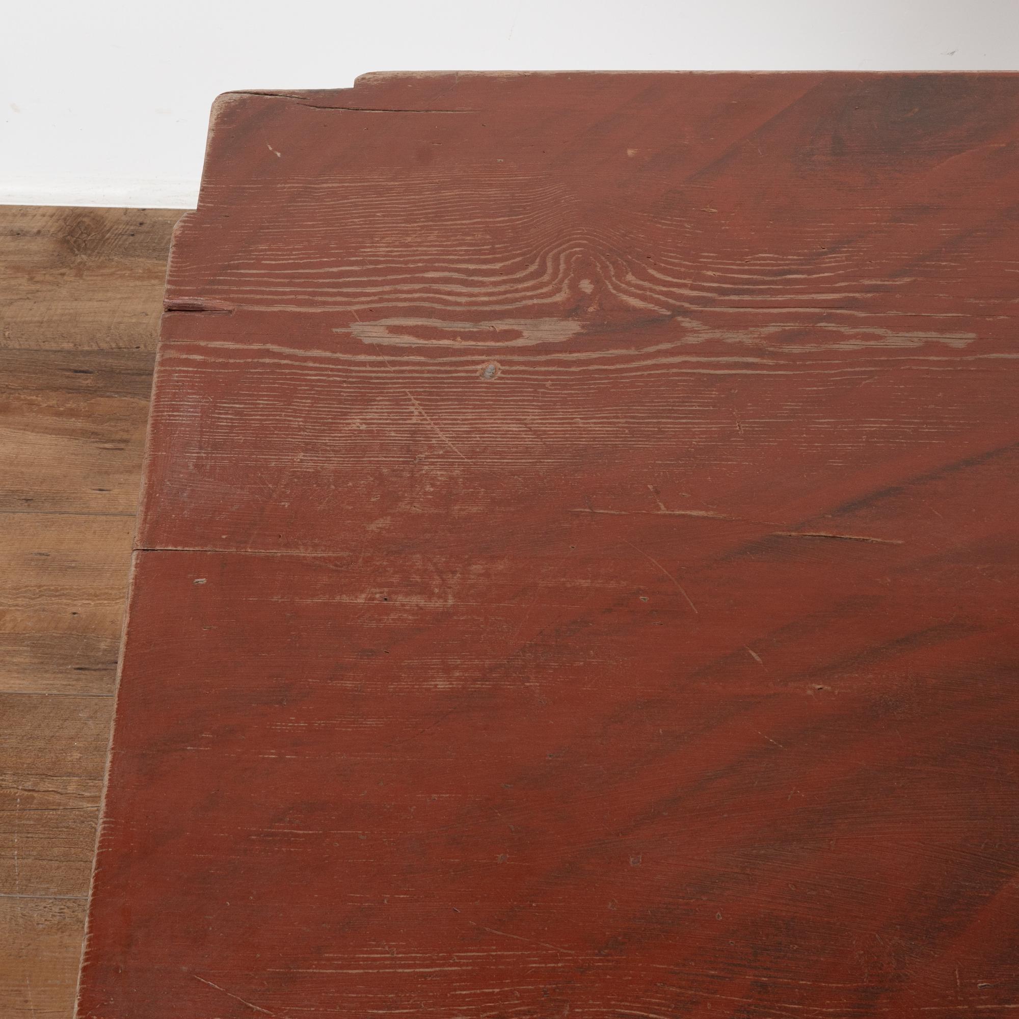 Table de ferme originale peinte en rouge avec tiroir, Suède vers 1820-40 en vente 4