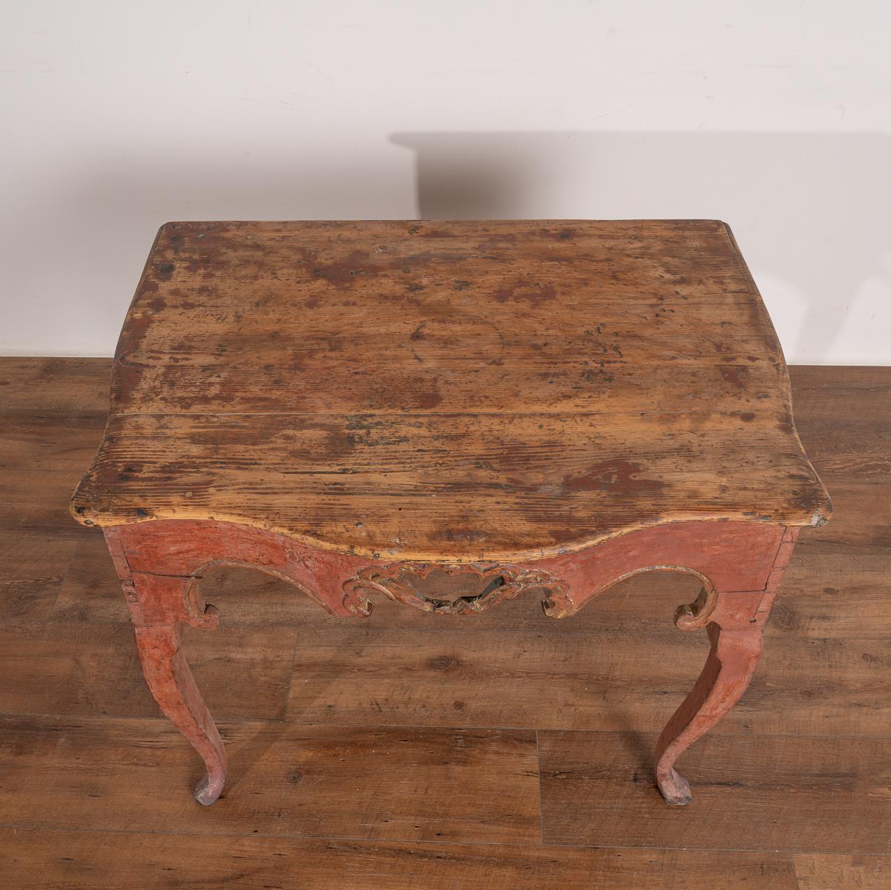Original Red Painted Pine Rococo Side Table, Norway, circa 1750-1990 In Good Condition In Round Top, TX