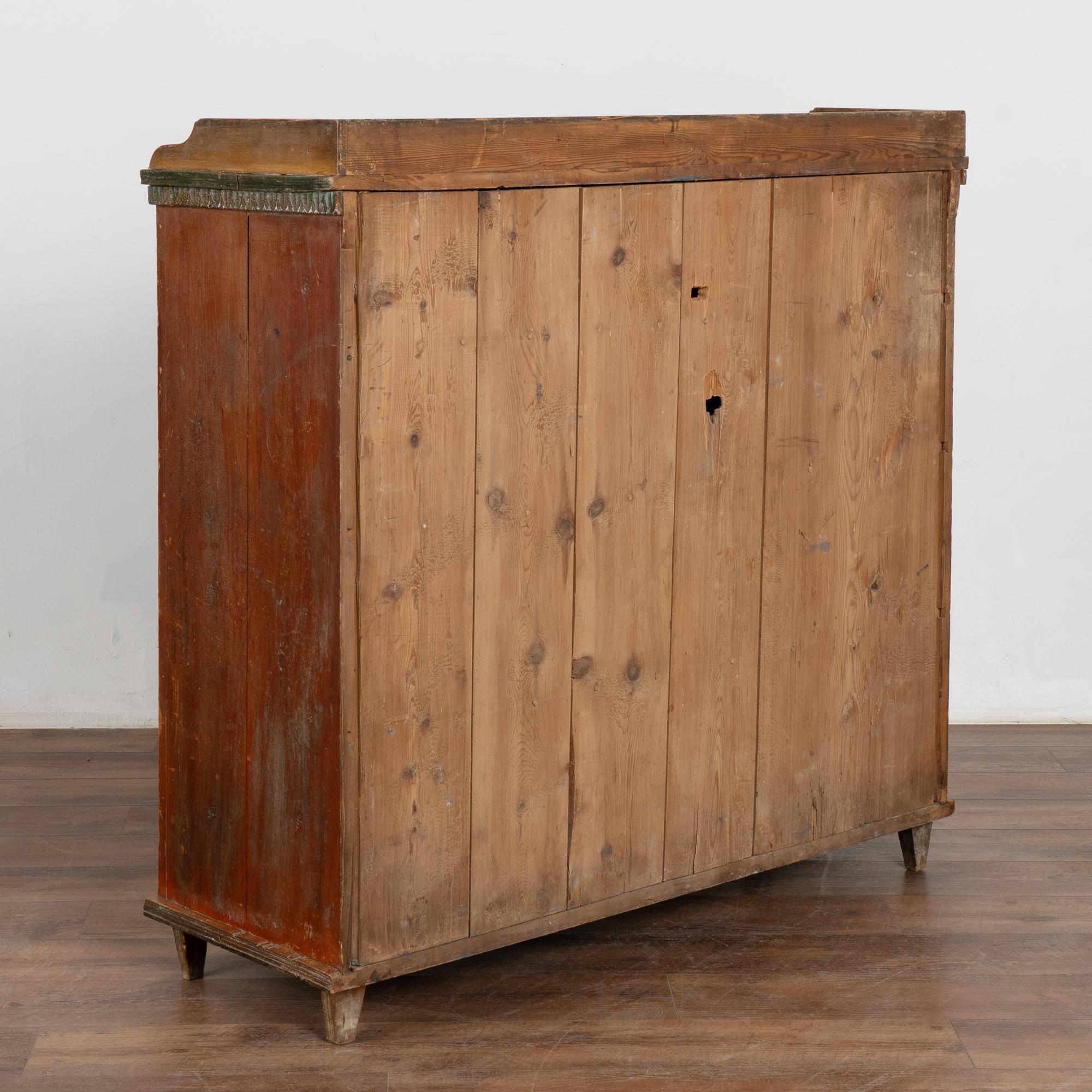 Original Red Painted Swedish Sideboard Cabinet, circa 1800-20 For Sale 4