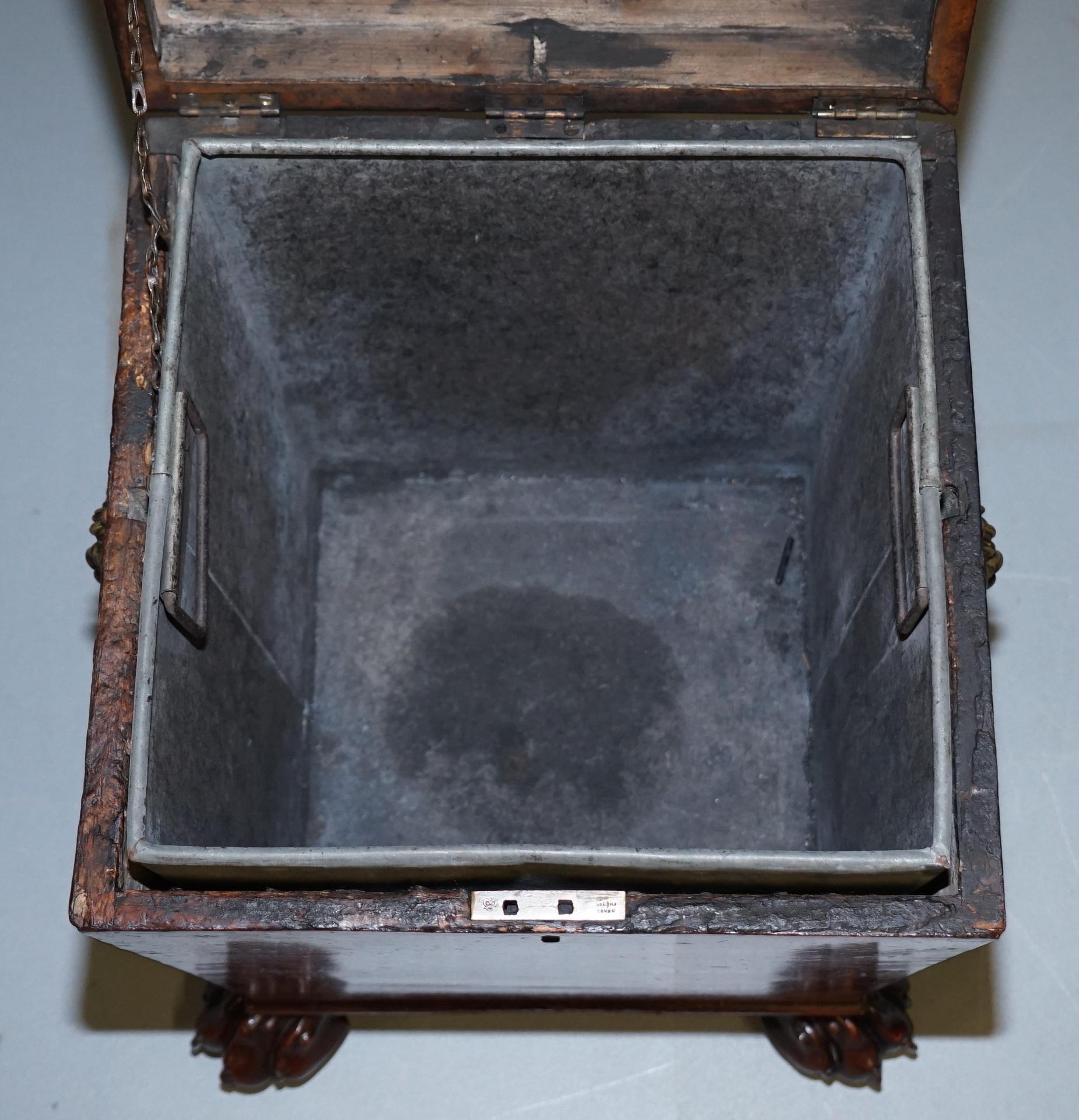 Original Regencia circa 1815 Enfriador de vino de madera dura León Asas de latón Pies de pata en venta 9
