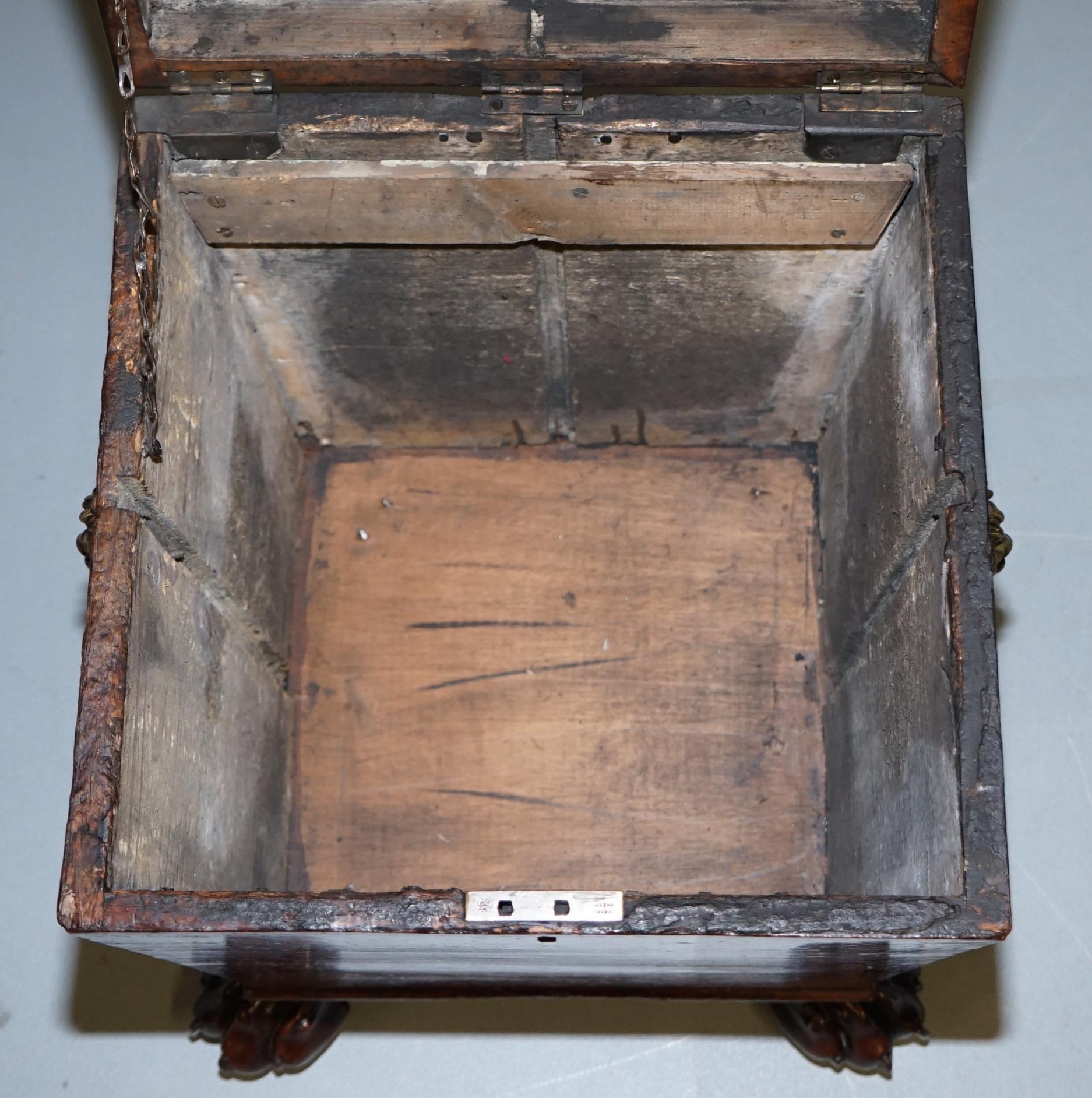 Original Regencia circa 1815 Enfriador de vino de madera dura León Asas de latón Pies de pata en venta 10