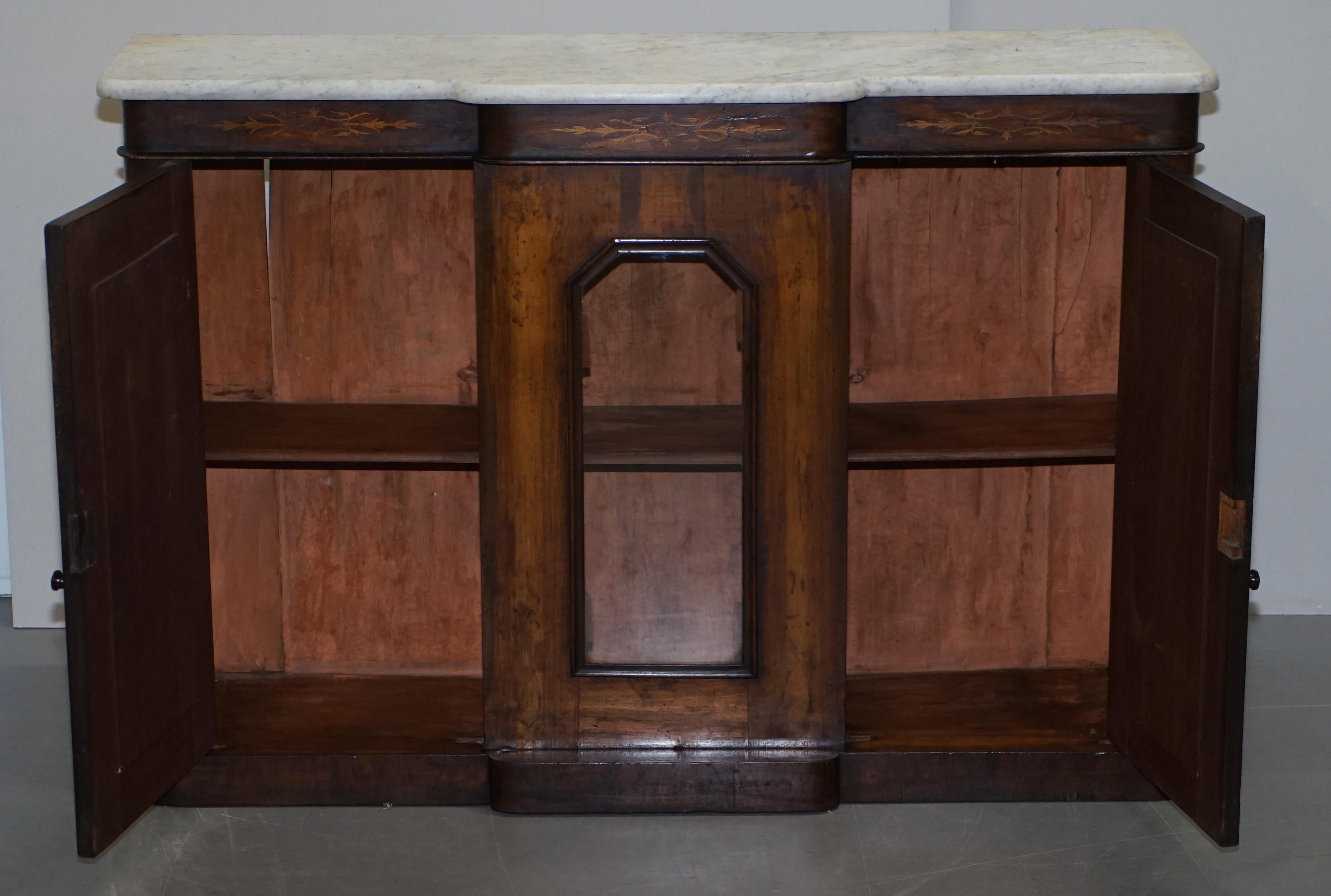 Credenza Credenza originale in noce e marmo Credenza con ante a specchio in vendita 10