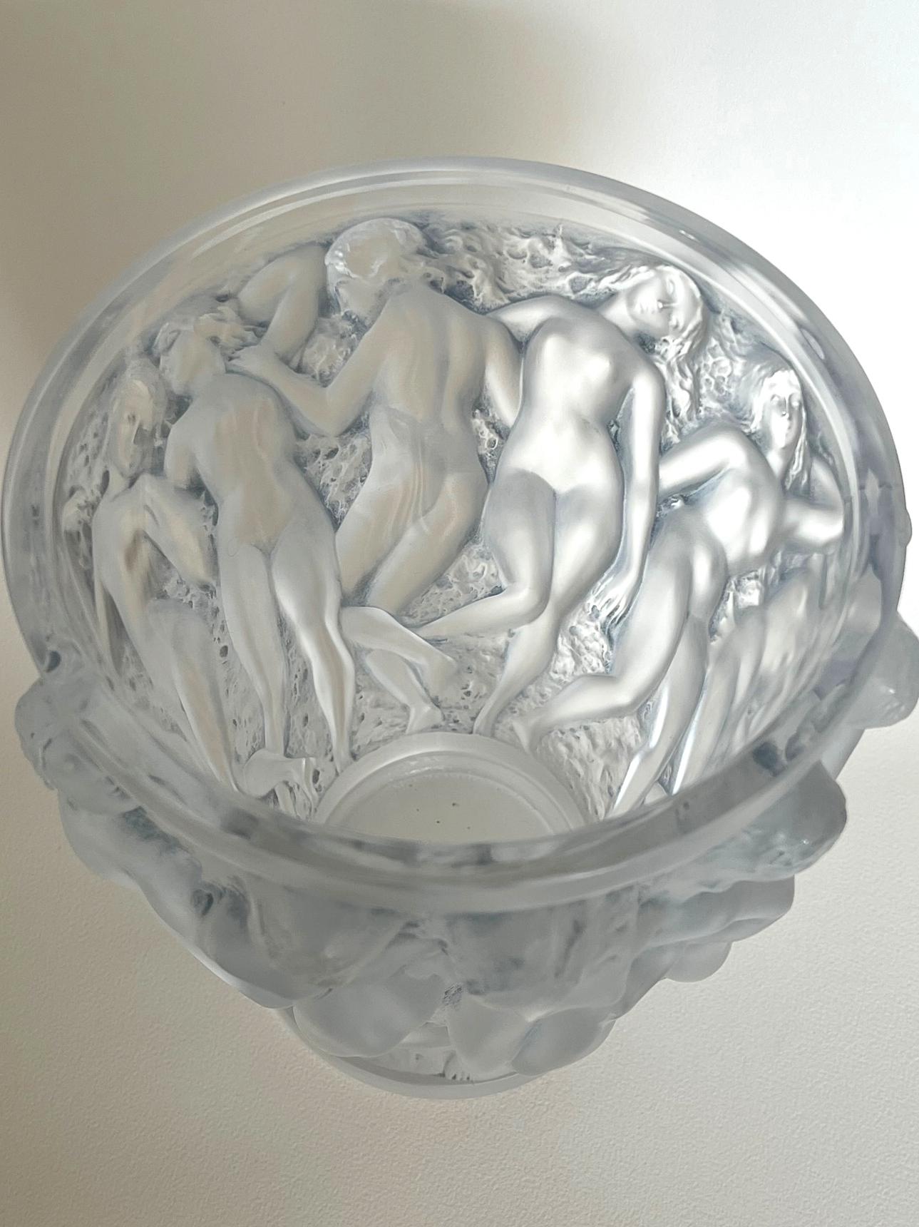 Français Vase original René Lalique 'Bacchantes' Circa 1927. en vente