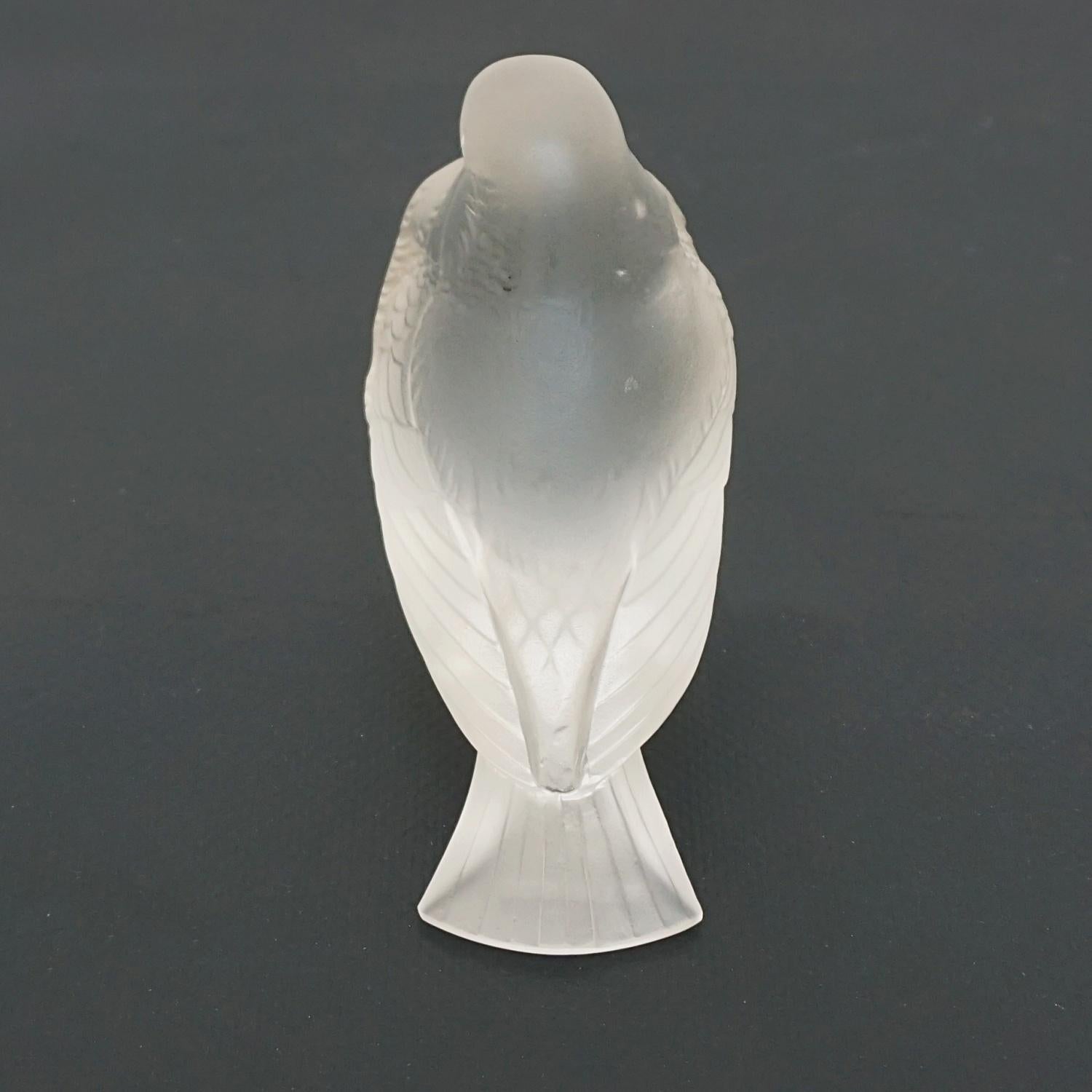 Original Rene Lalique 'Moineau Fier' Glass Paperweight  In Excellent Condition In Forest Row, East Sussex