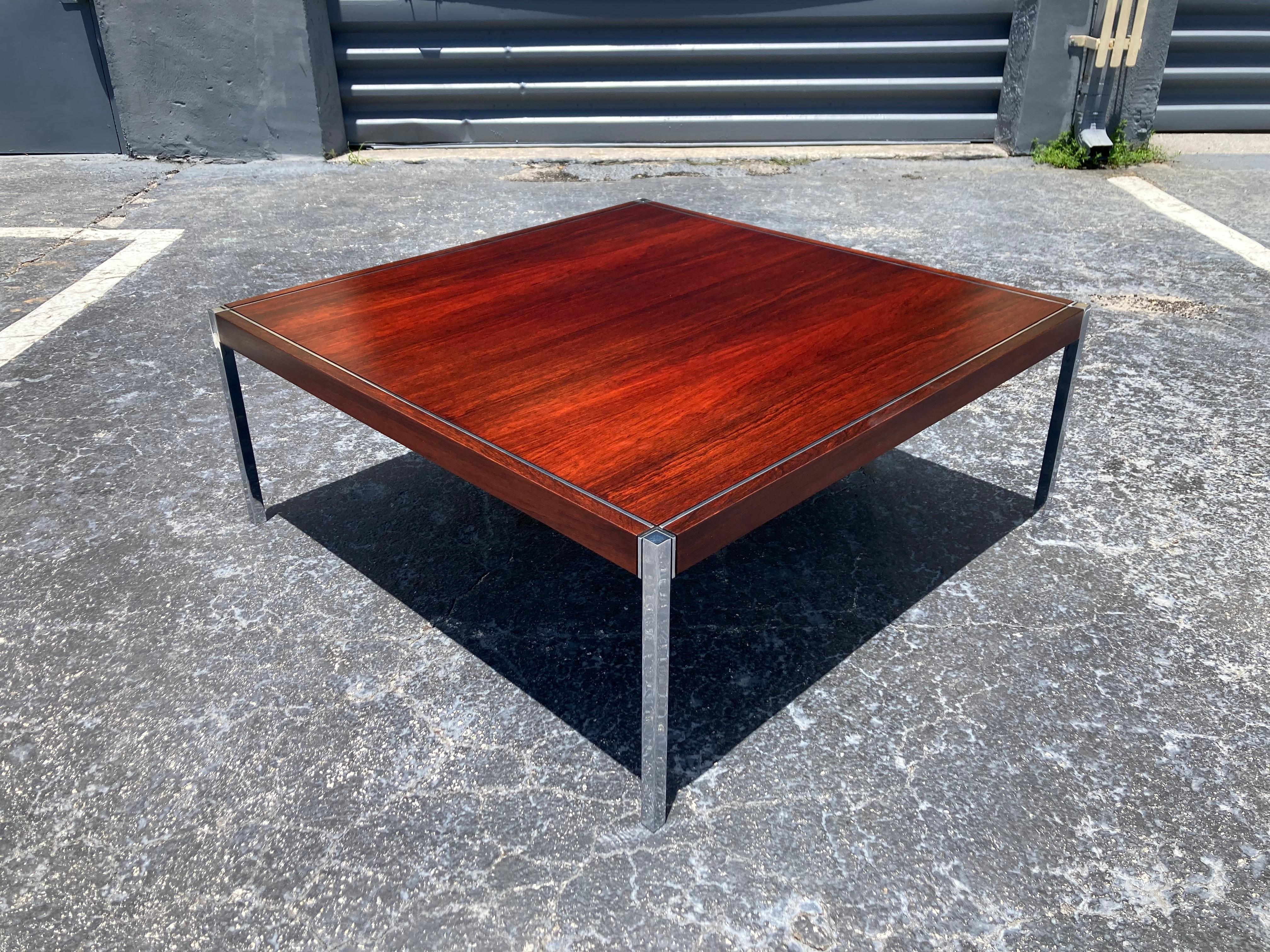 Original Richard Schultz Rosewood Coffee Table for Knoll, 1970s For Sale 7