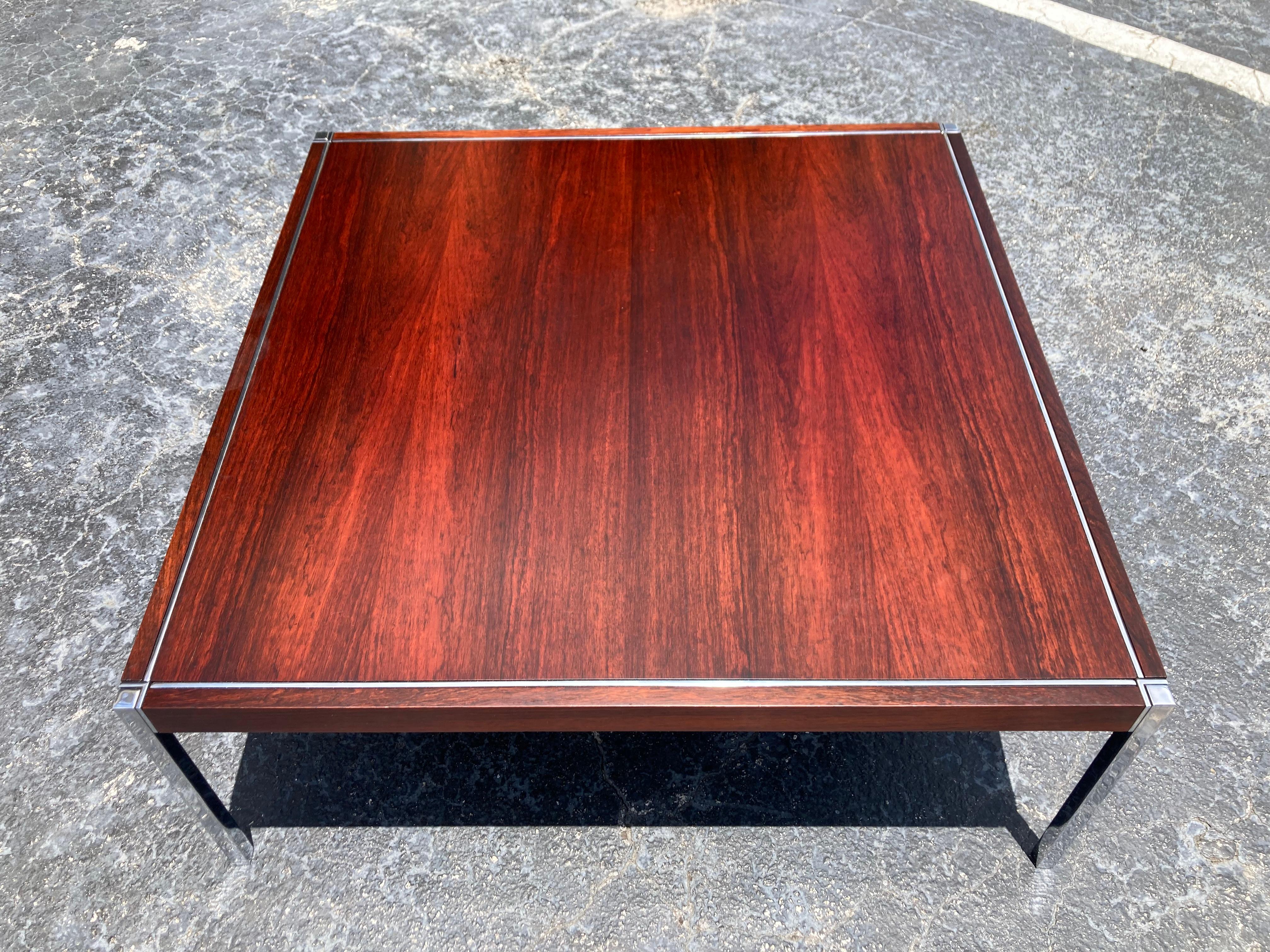 Mid-Century Modern Original Richard Schultz Rosewood Coffee Table for Knoll, 1970s For Sale