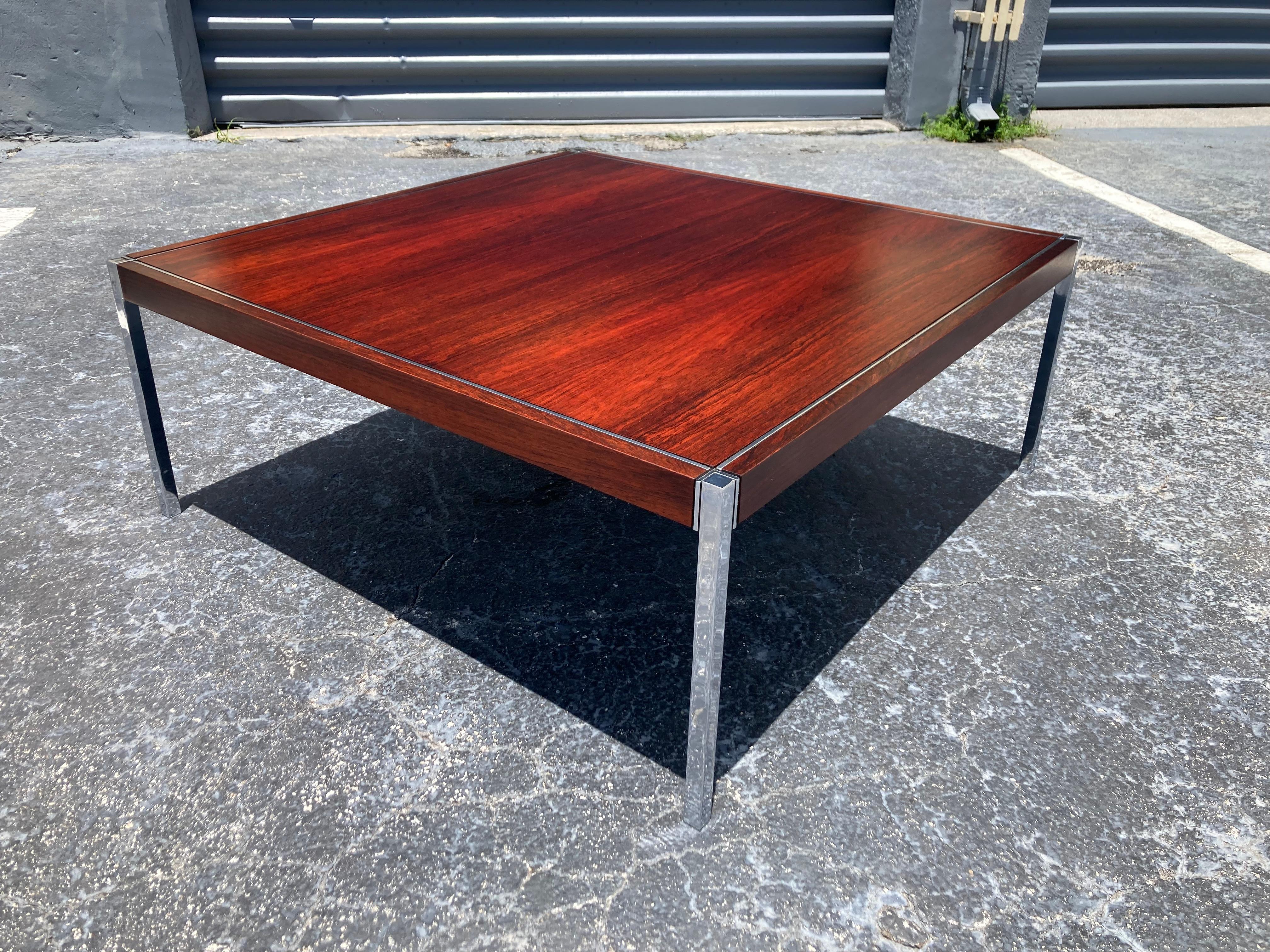 American Original Richard Schultz Rosewood Coffee Table for Knoll, 1970s For Sale