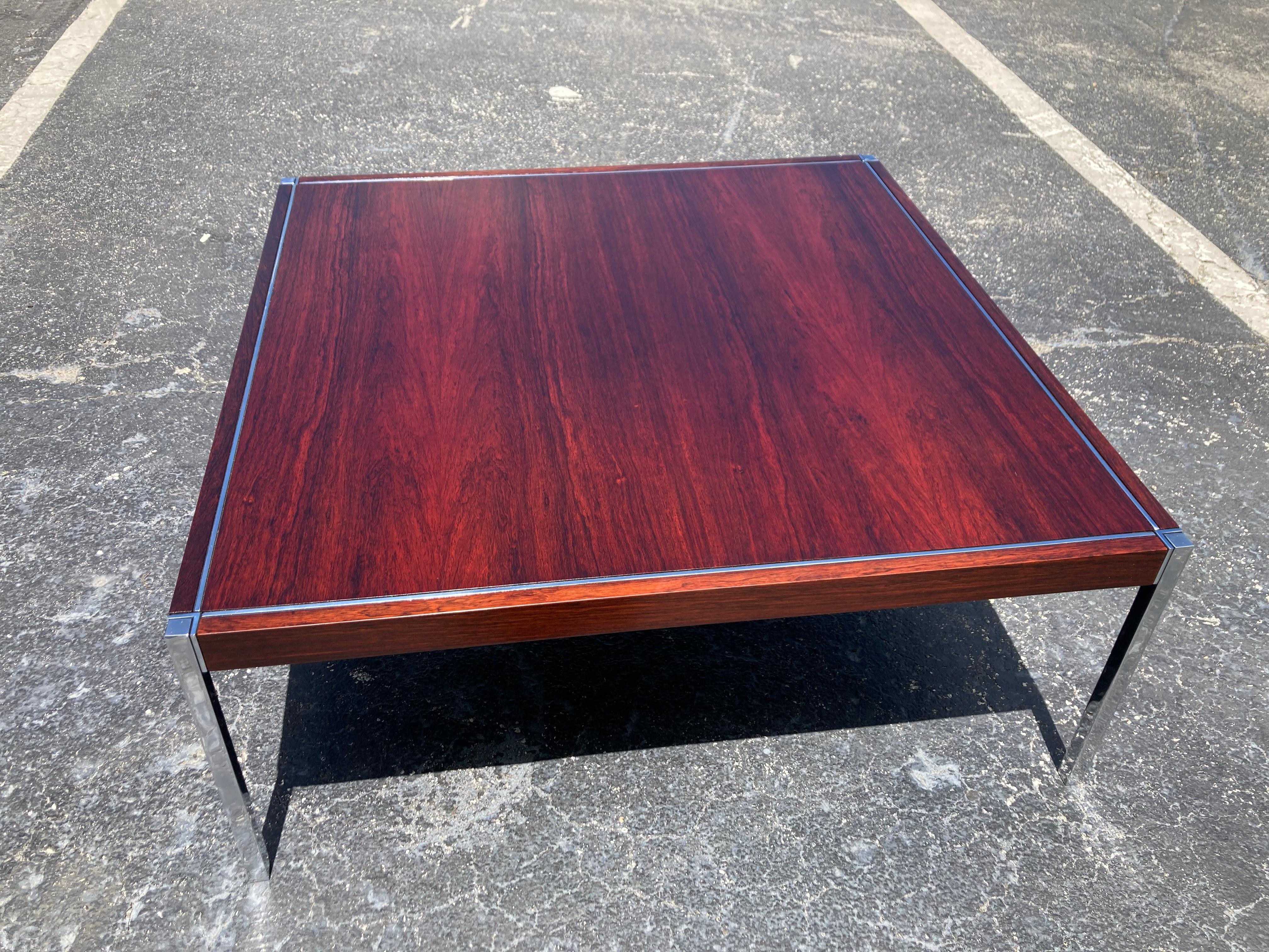 Original Richard Schultz Rosewood Coffee Table for Knoll, 1970s For Sale 3