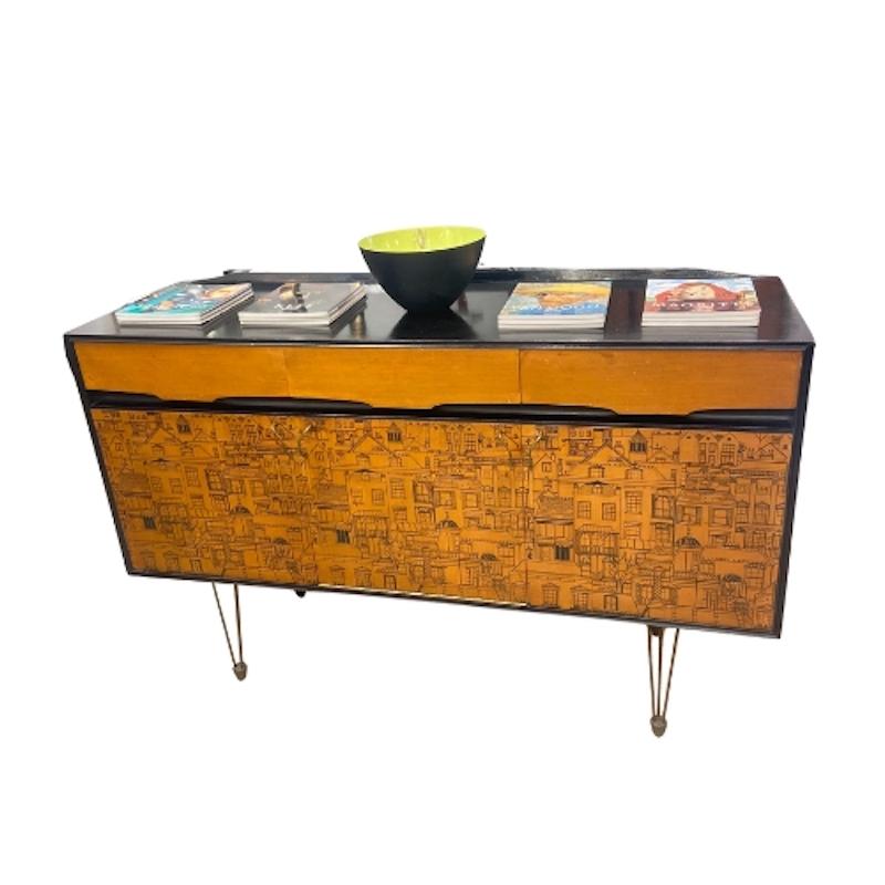 Original Robert by Robert Heritage Sideboard City Scape en bouleau et bois ébénisé en vente 2