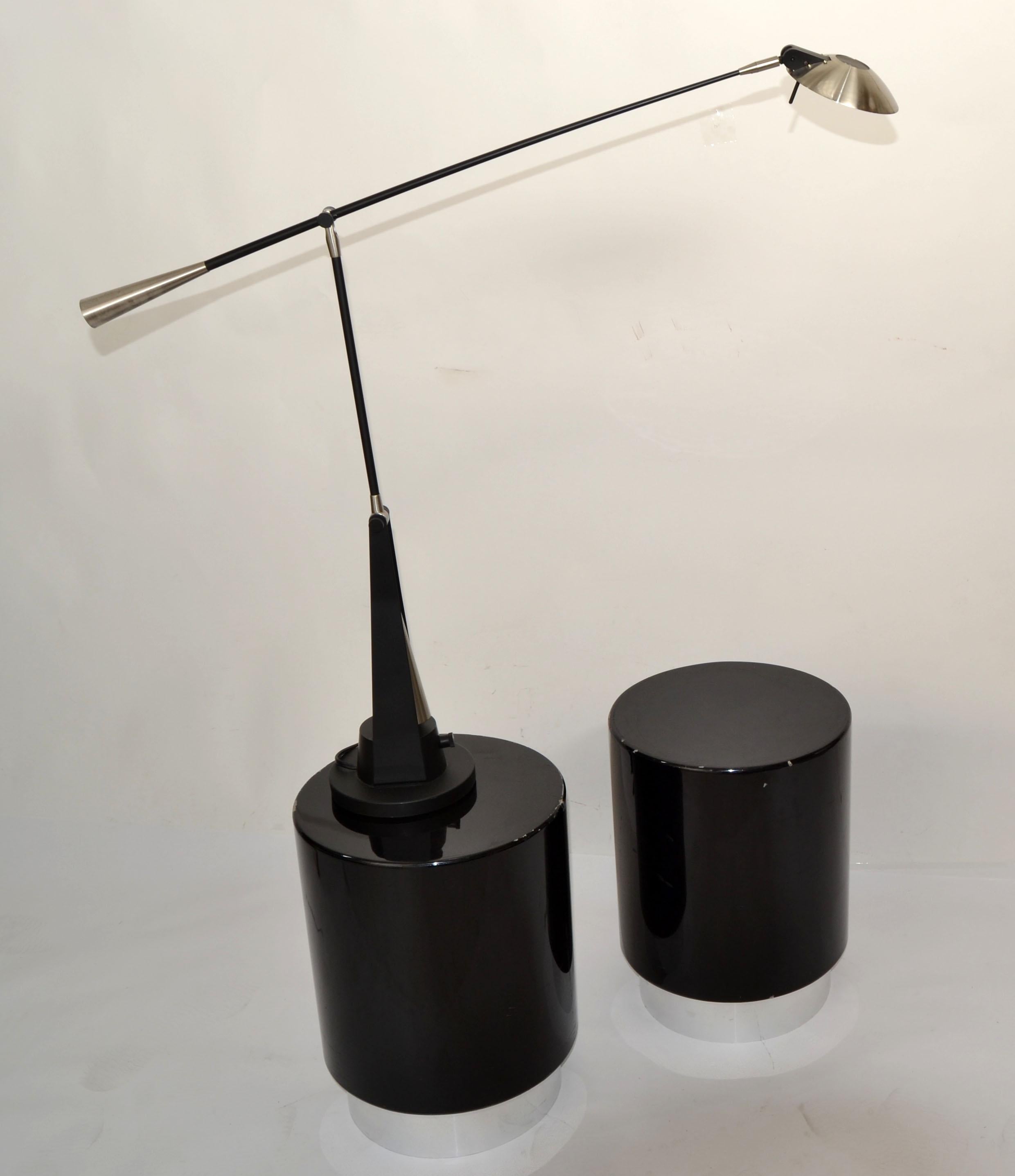 Postmoderne Libra-Schreibtischlampe aus schwarzem Stahl, satiniertem Nickel und Nickel 06, Robert Sonneman im Angebot 3