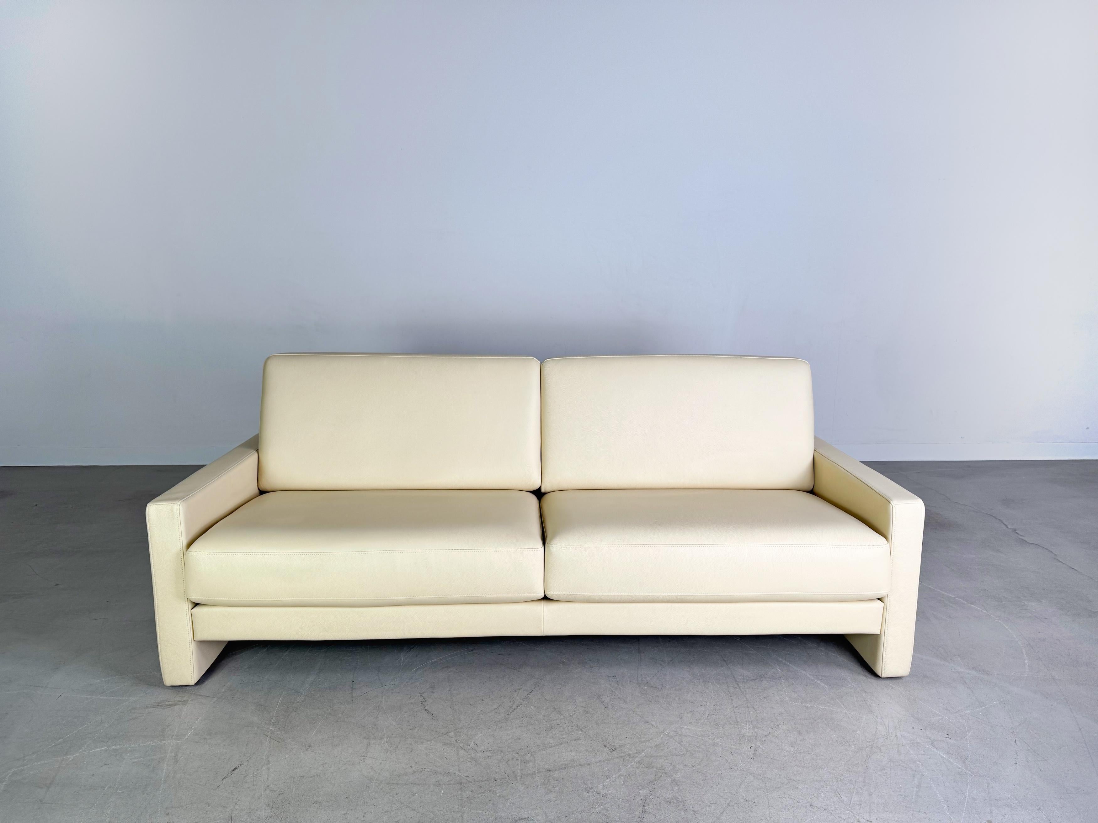Post-Modern Original Rolf Benz Sofa Ego G Leder beige Zweisitzer Couch For Sale
